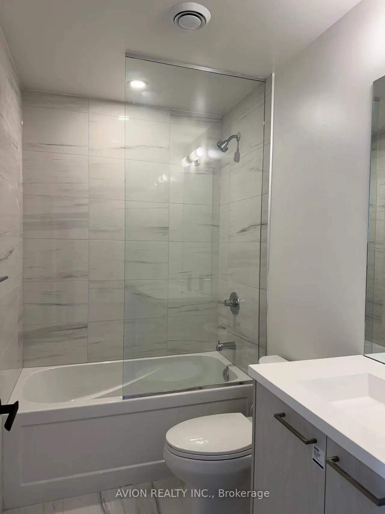 Photo 11 of Unit 4202, 28 Interchange Way, Vaughan, Vaughan Corporate Centre — HOMEH