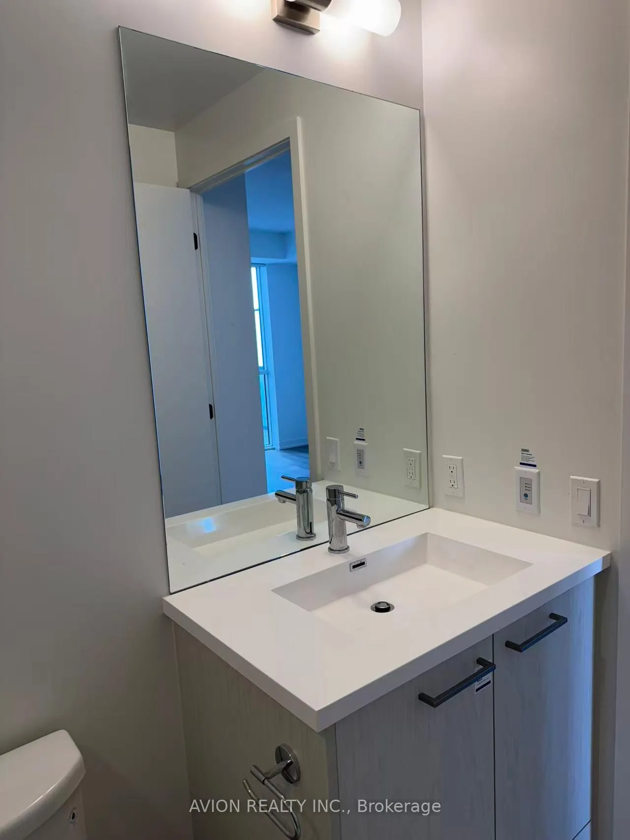 Photo 12 of Unit 4202, 28 Interchange Way, Vaughan, Vaughan Corporate Centre — HOMEH