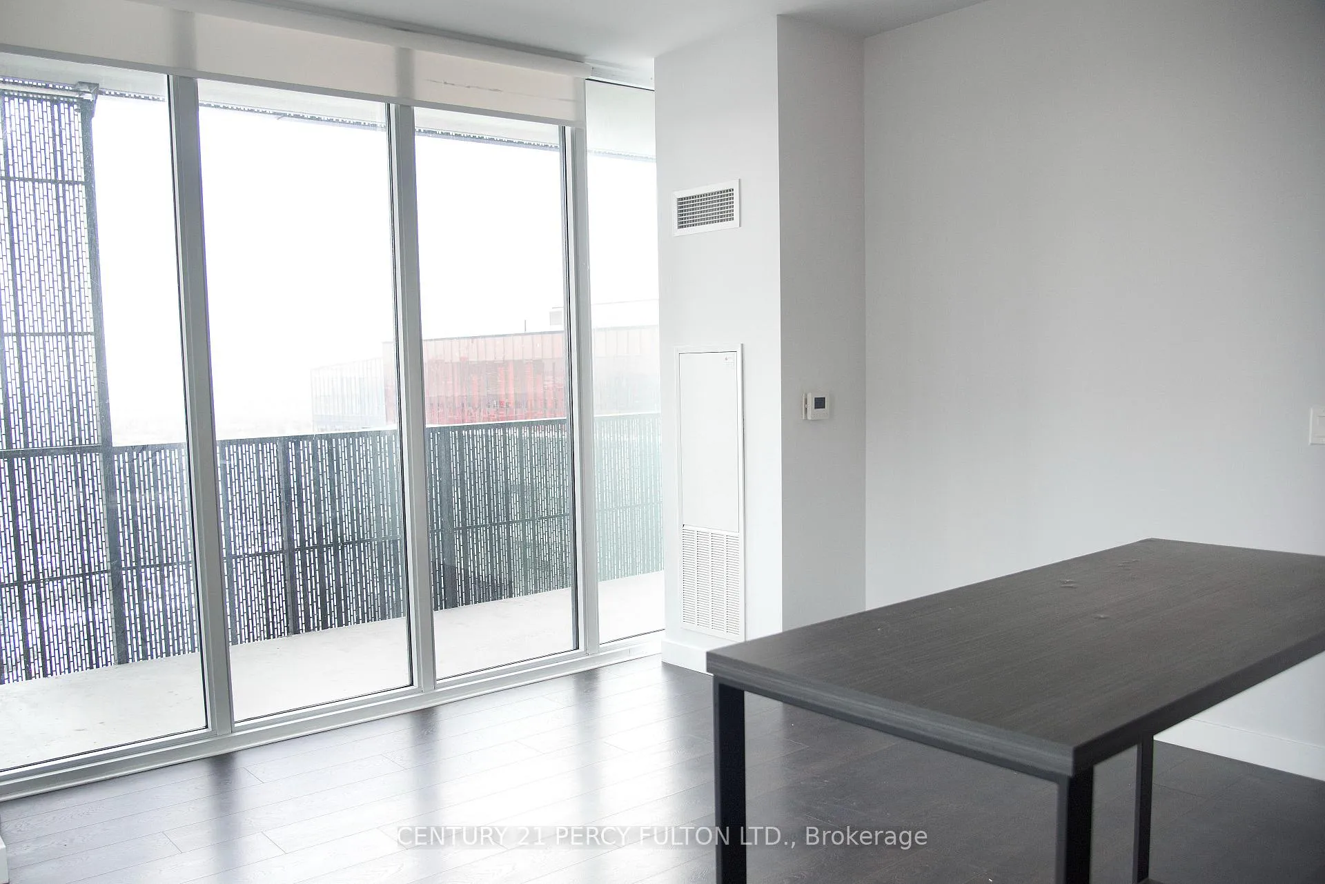 Photo 5 of Unit 3305, 8 Eglinton Avenue E, Toronto, Mount Pleasant West — HOMEH