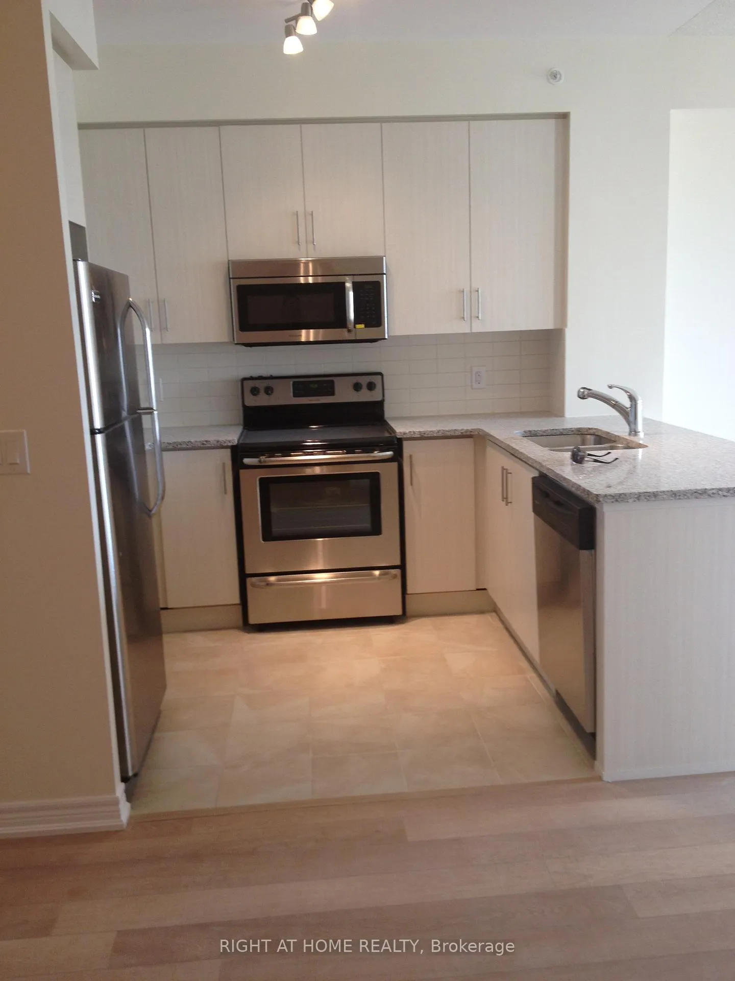 Photo 5 of Unit 604, 9255 Jane Street, Vaughan, Maple — HOMEH