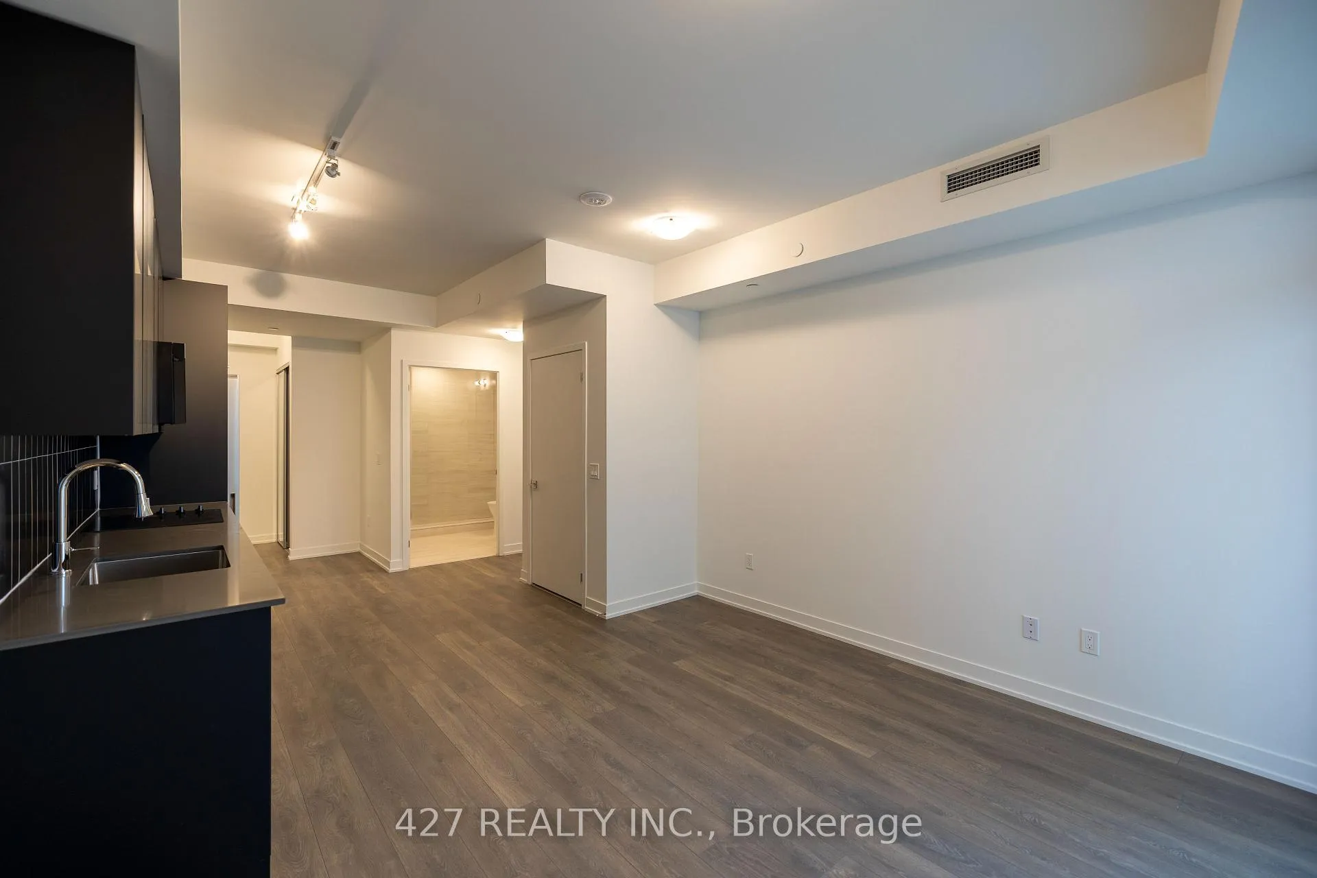 Photo 6 of Unit 1815, 10 Abeja St Street, Vaughan, Concord — HOMEH