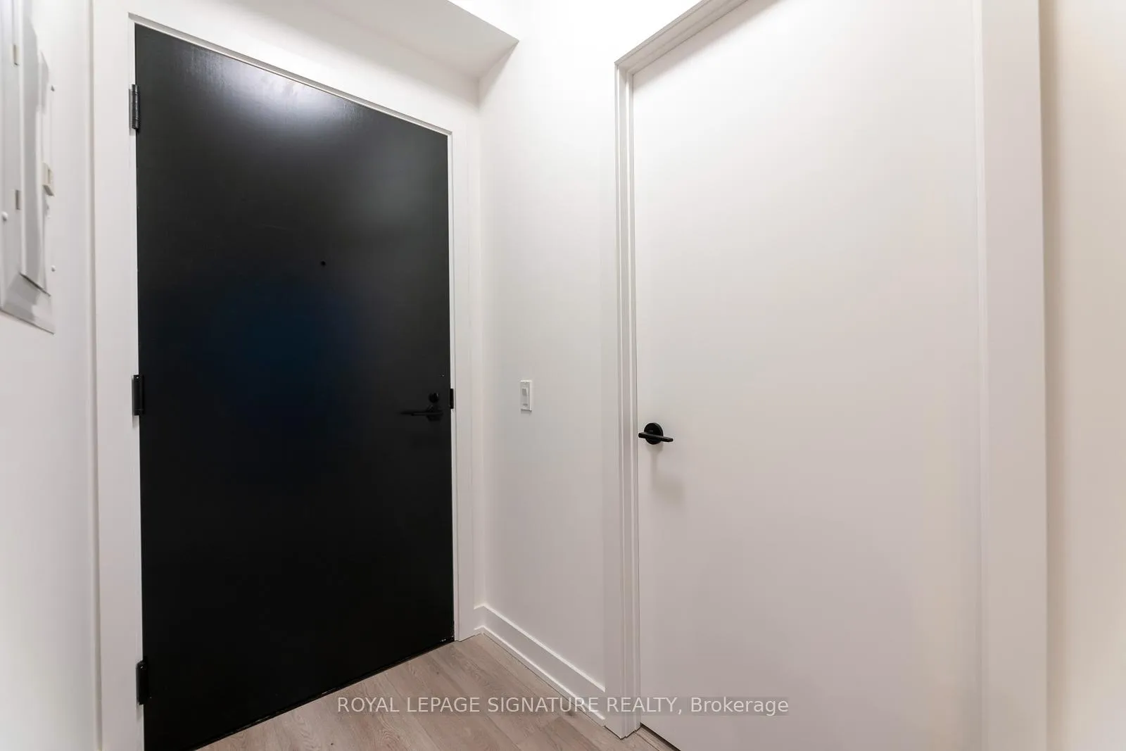 Photo 1 of Unit 1703, 117 Broadway Avenue, Toronto, Mount Pleasant West — HOMEH