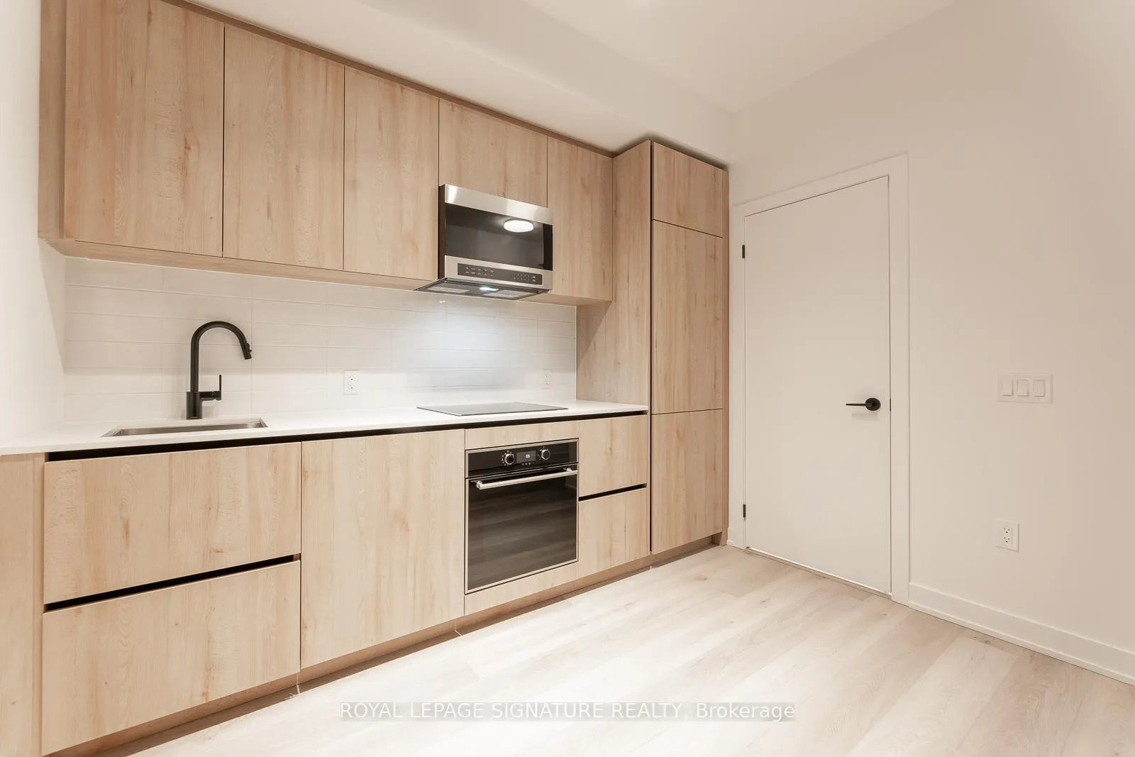 Photo 6 of Unit 1703, 117 Broadway Avenue, Toronto, Mount Pleasant West — HOMEH