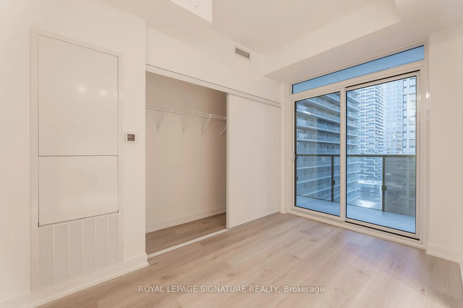 Photo 7 of Unit 1703, 117 Broadway Avenue, Toronto, Mount Pleasant West — HOMEH