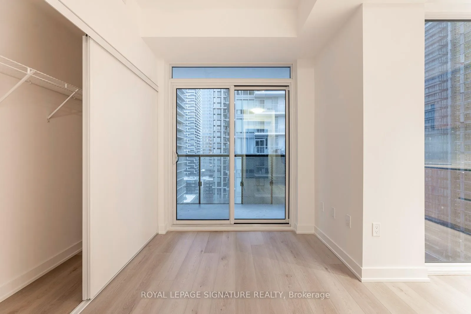 Photo 8 of Unit 1703, 117 Broadway Avenue, Toronto, Mount Pleasant West — HOMEH