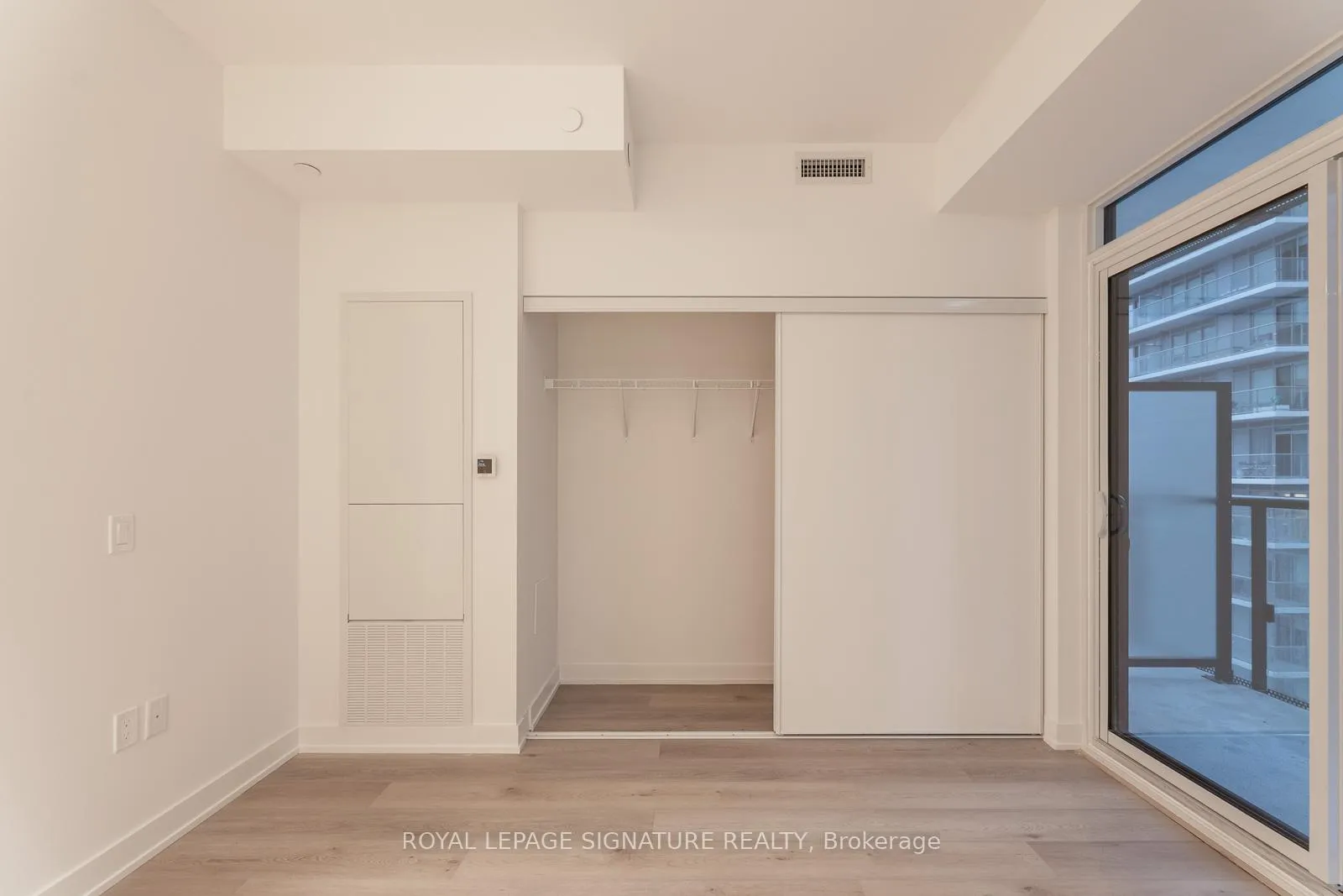 Photo 9 of Unit 1703, 117 Broadway Avenue, Toronto, Mount Pleasant West — HOMEH
