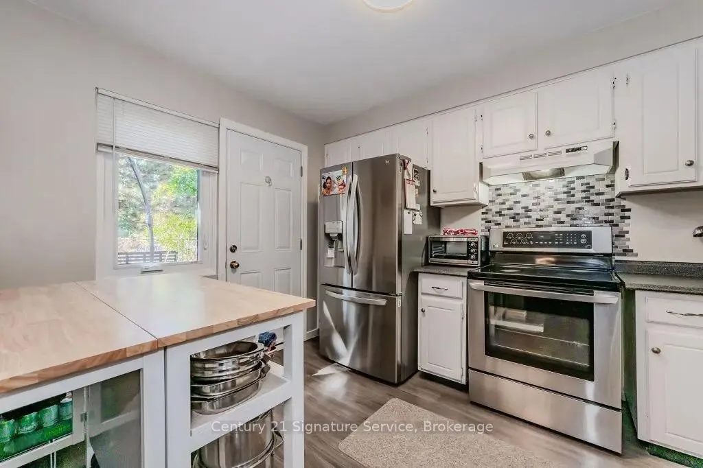 Photo 7 of 296E Bluevale Street N, Waterloo — HOMEH