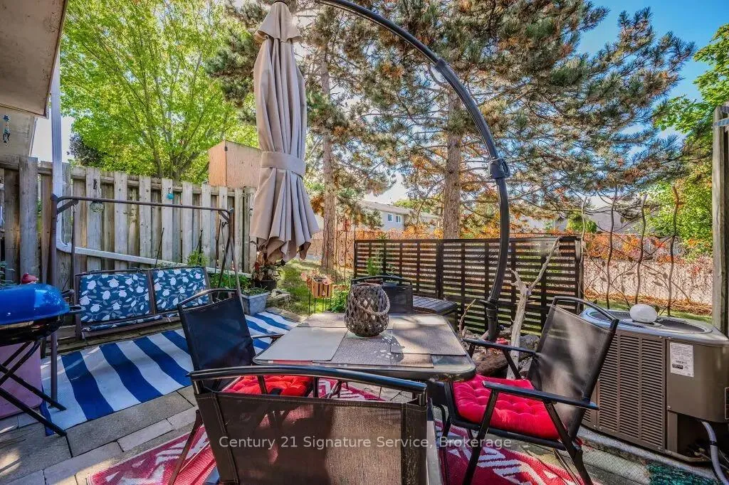 Photo 16 of 296E Bluevale Street N, Waterloo — HOMEH