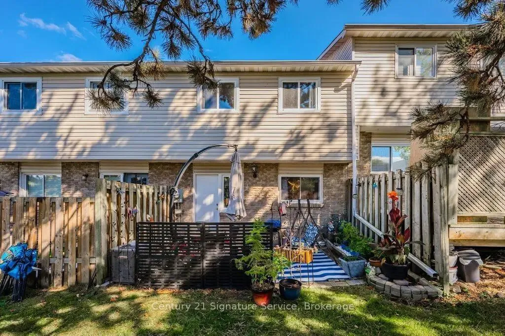 Photo 19 of 296E Bluevale Street N, Waterloo — HOMEH