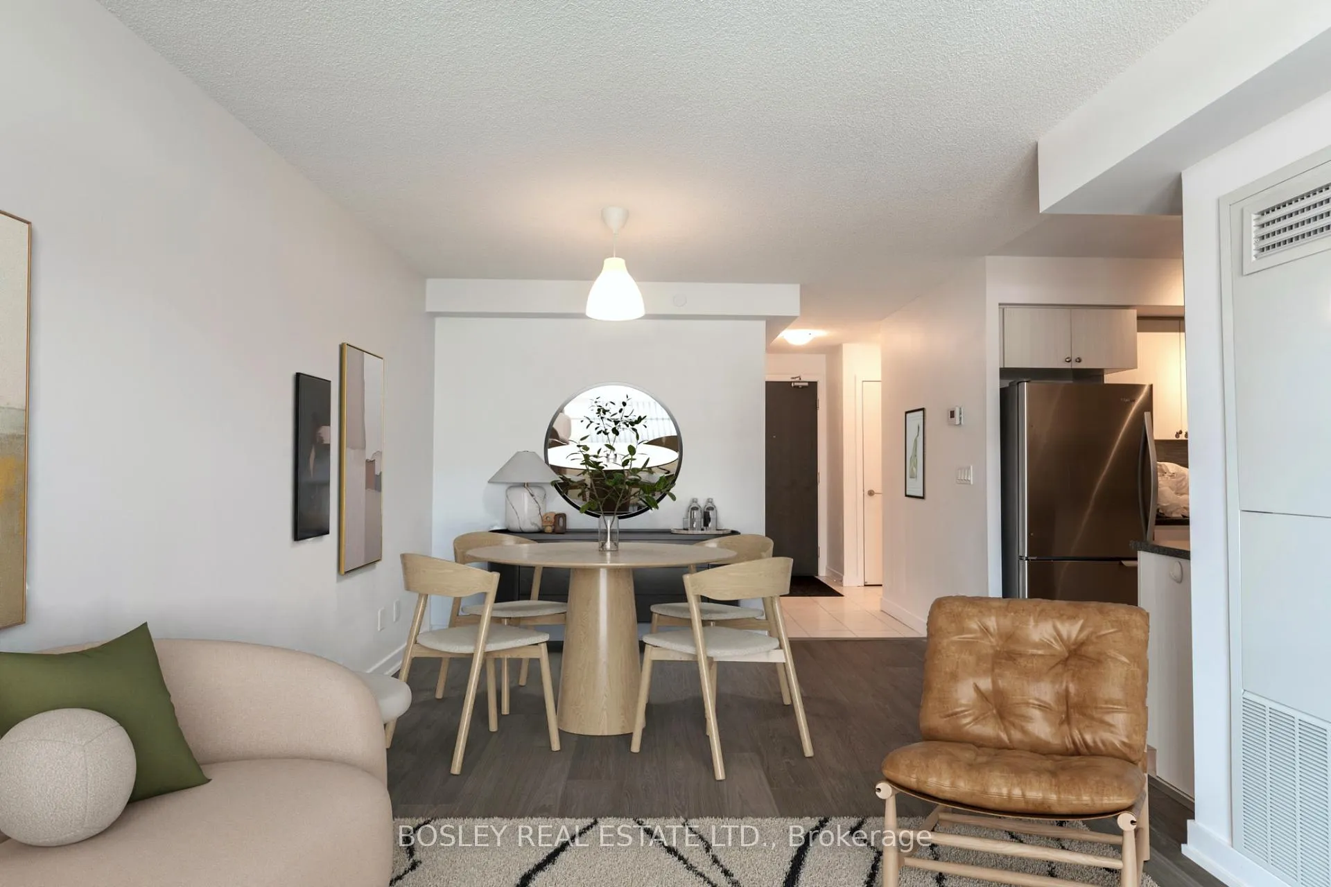 Front of Unit 606, 8 Trent Avenue