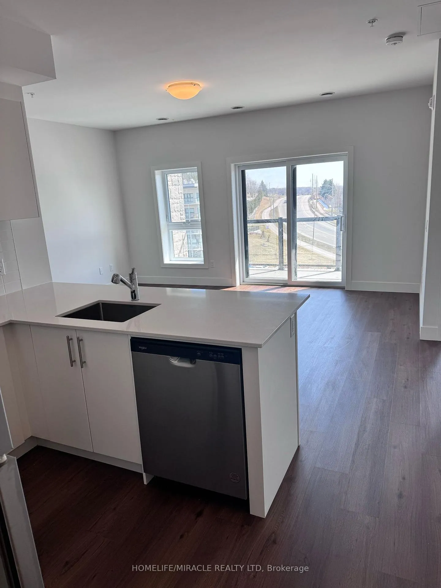 Photo 3 of Unit 614, 1000 Lackner Place, Kitchener — HOMEH