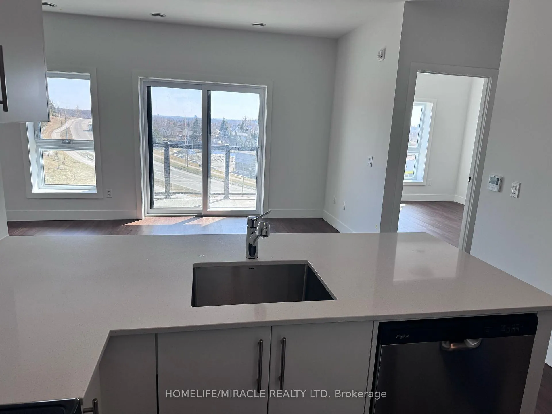 Photo 4 of Unit 614, 1000 Lackner Place, Kitchener — HOMEH