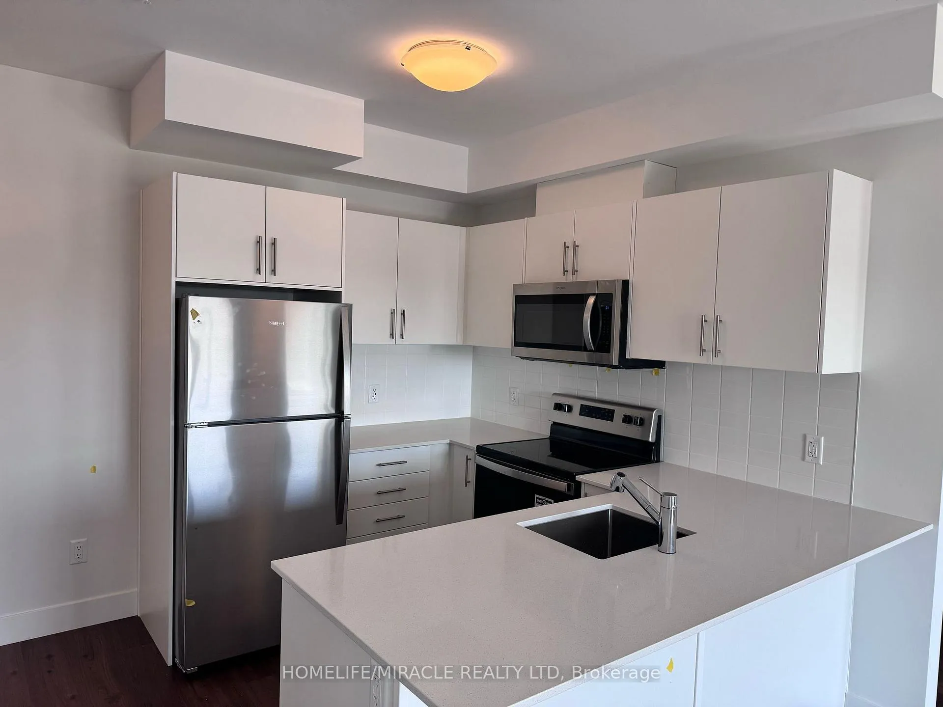 Photo 6 of Unit 614, 1000 Lackner Place, Kitchener — HOMEH