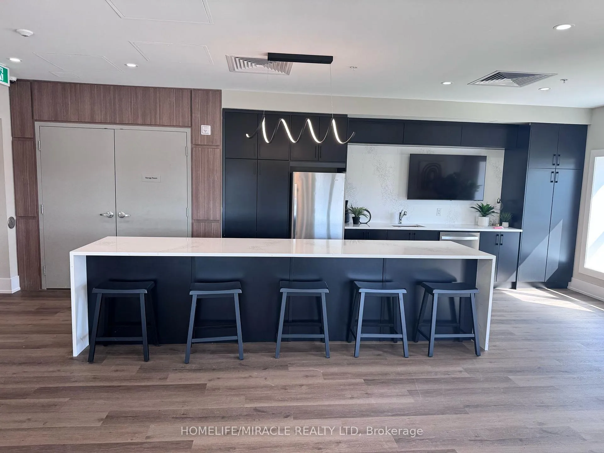 Photo 17 of Unit 614, 1000 Lackner Place, Kitchener — HOMEH