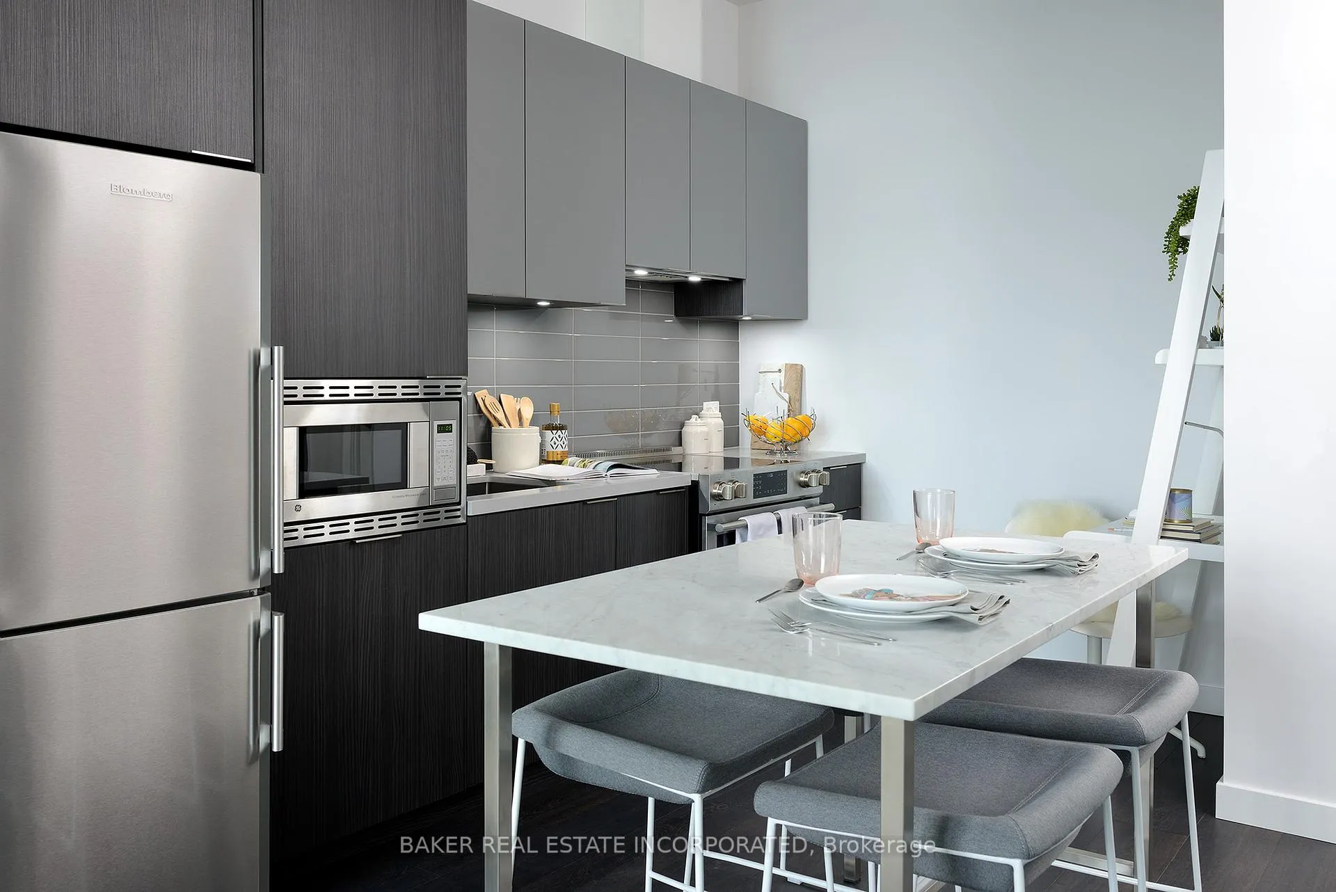 Photo 1 of Unit 2106, 15 Roehampton Avenue, Toronto, Mount Pleasant West — HOMEH