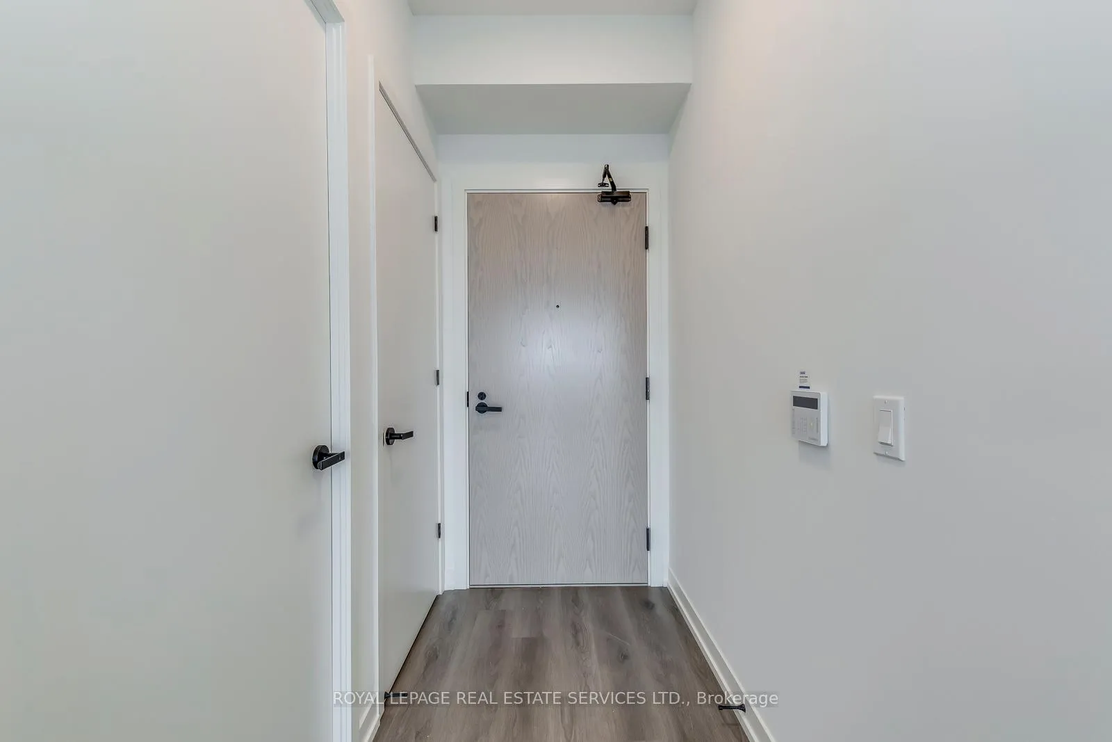 Photo 3 of Unit 4106, 28 Interchange Way, Vaughan, Vaughan Corporate Centre — HOMEH
