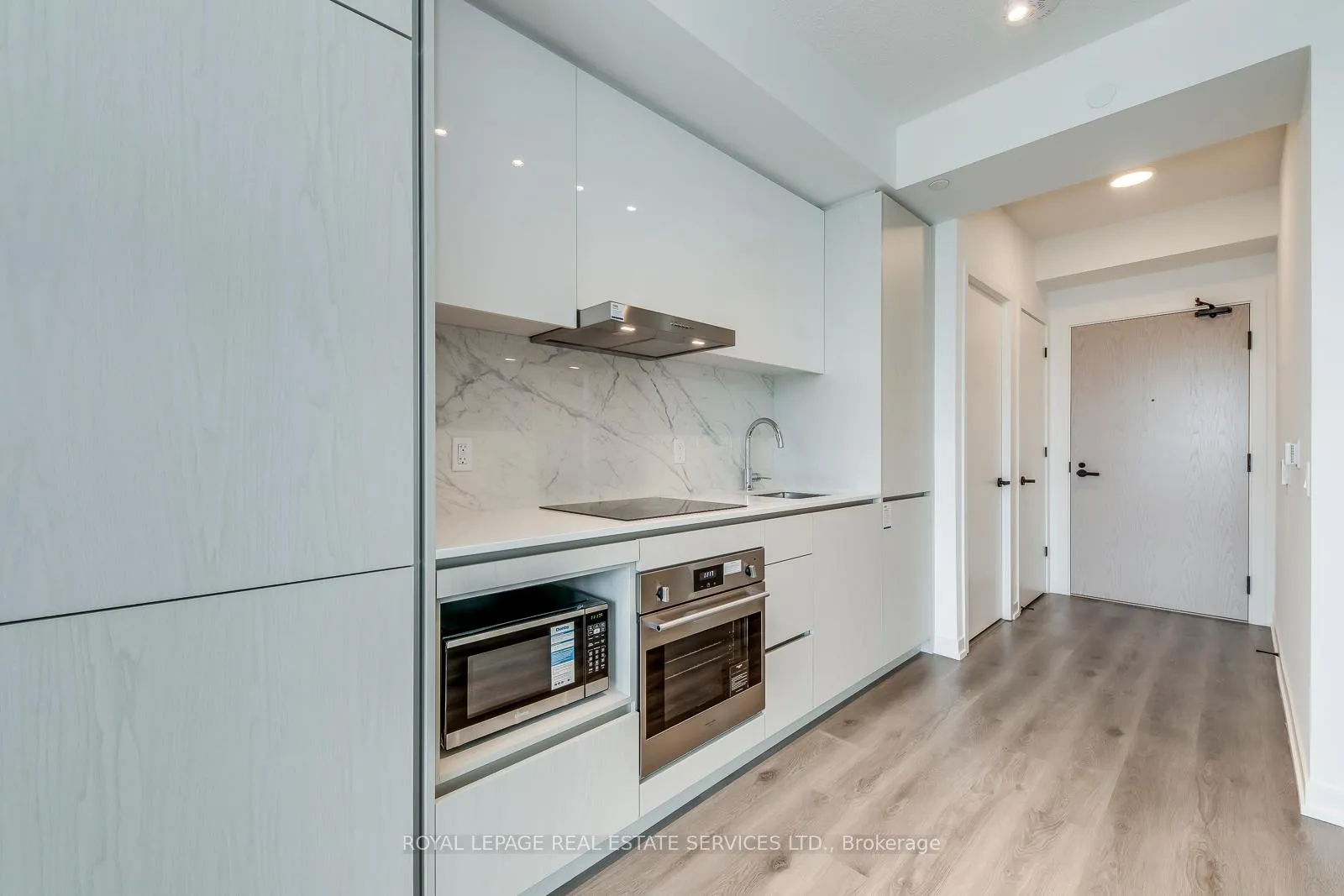 Photo 5 of Unit 4106, 28 Interchange Way, Vaughan, Vaughan Corporate Centre — HOMEH