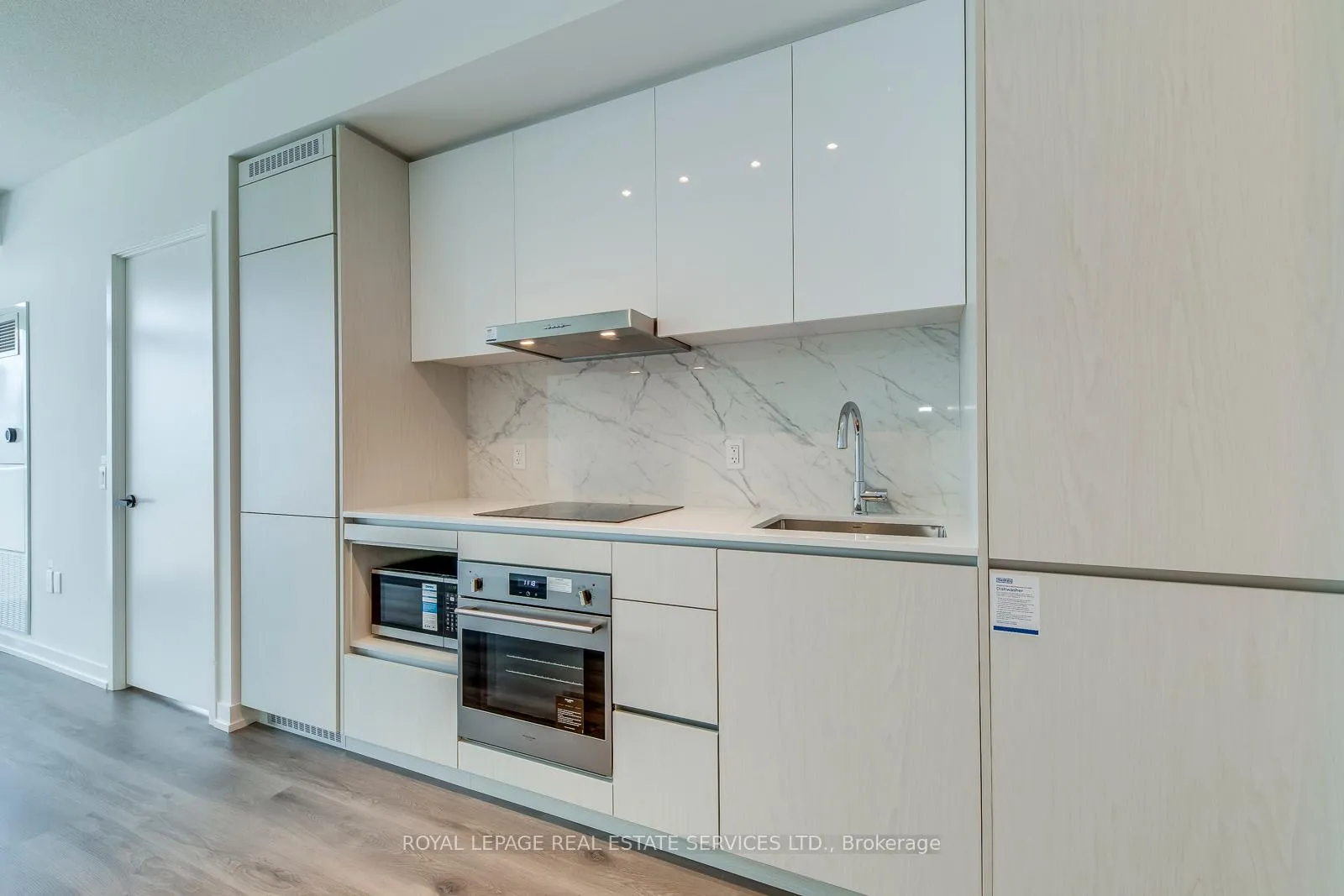 Photo 8 of Unit 4106, 28 Interchange Way, Vaughan, Vaughan Corporate Centre — HOMEH