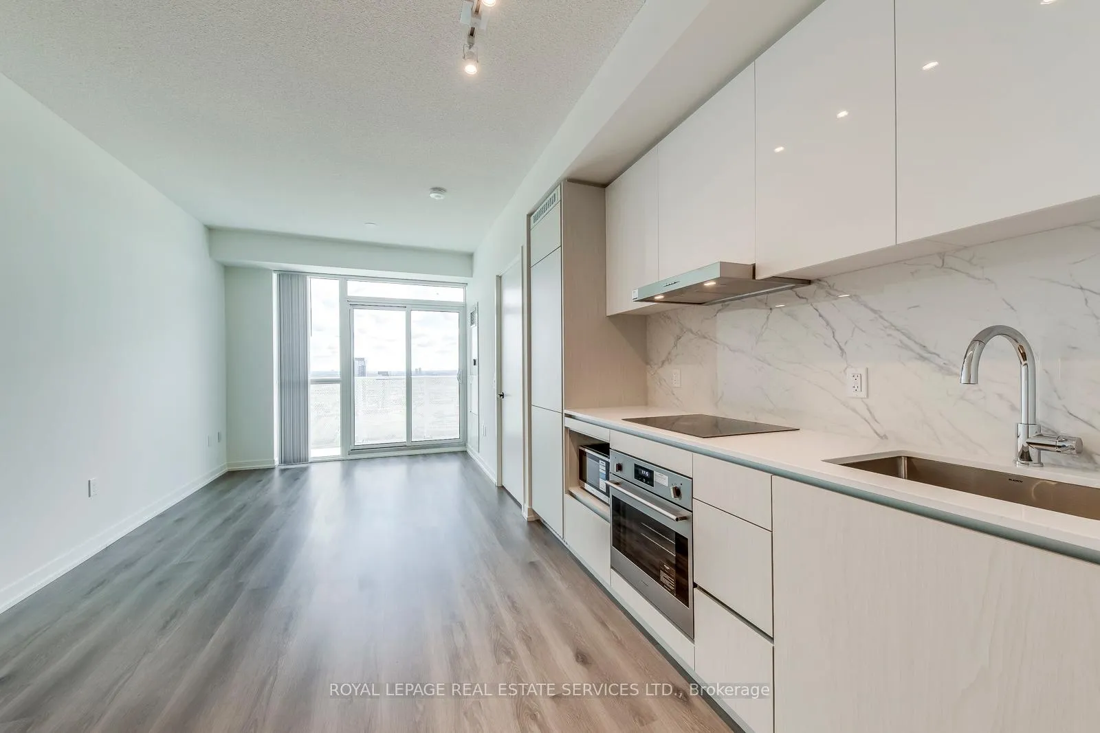 Photo 9 of Unit 4106, 28 Interchange Way, Vaughan, Vaughan Corporate Centre — HOMEH