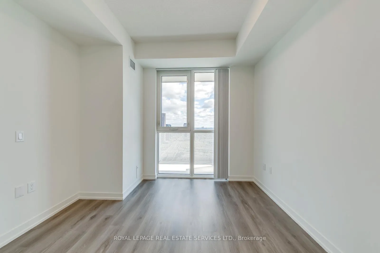 Photo 16 of Unit 4106, 28 Interchange Way, Vaughan, Vaughan Corporate Centre — HOMEH