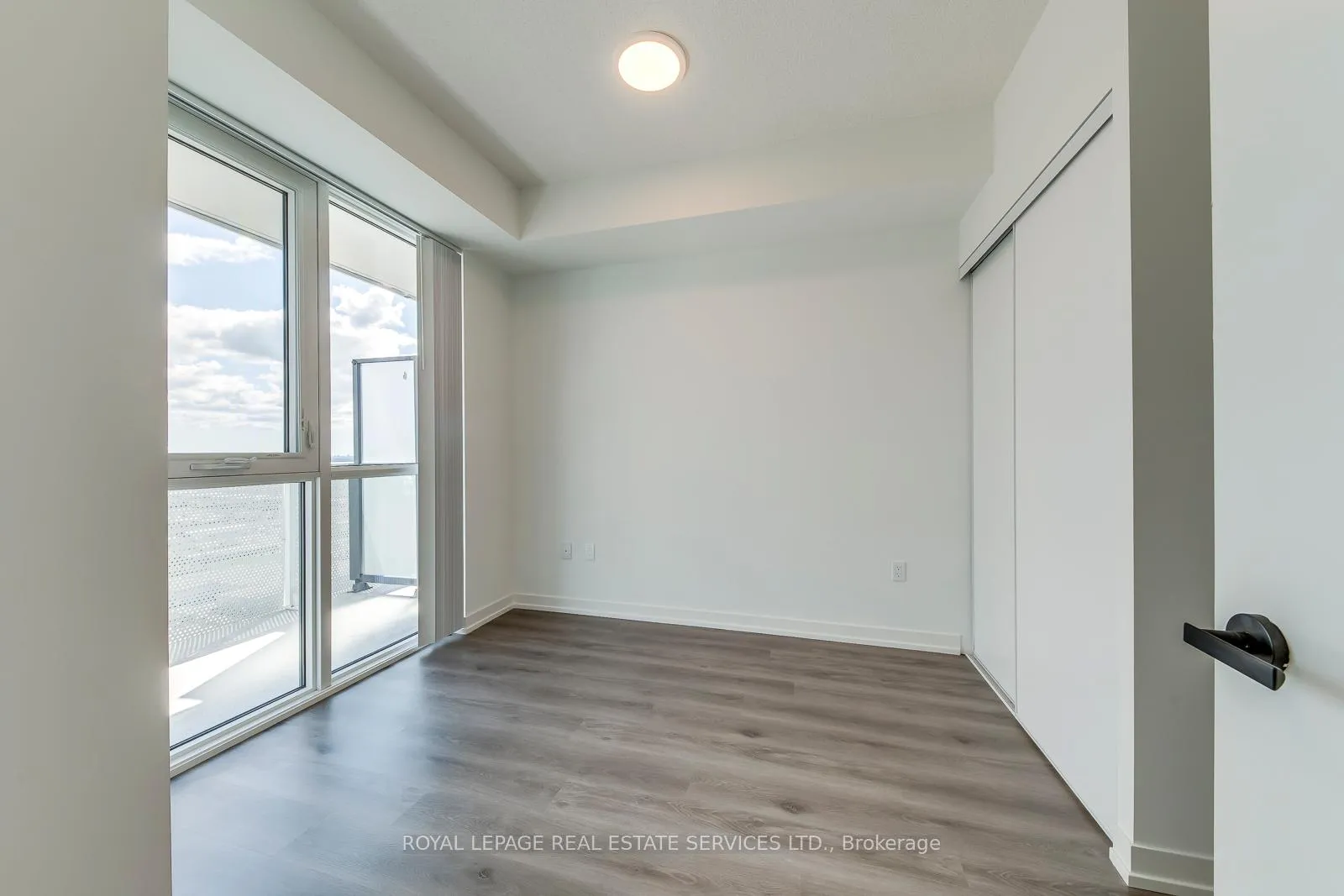 Photo 17 of Unit 4106, 28 Interchange Way, Vaughan, Vaughan Corporate Centre — HOMEH