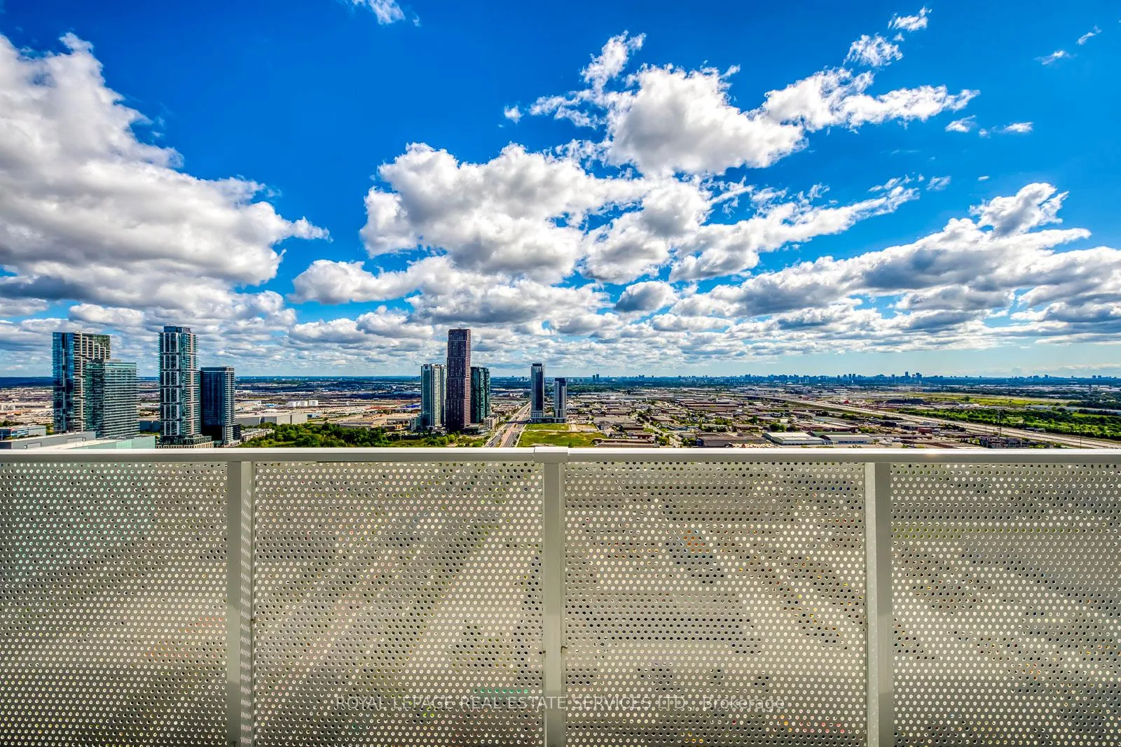 Photo 26 of Unit 4106, 28 Interchange Way, Vaughan, Vaughan Corporate Centre — HOMEH