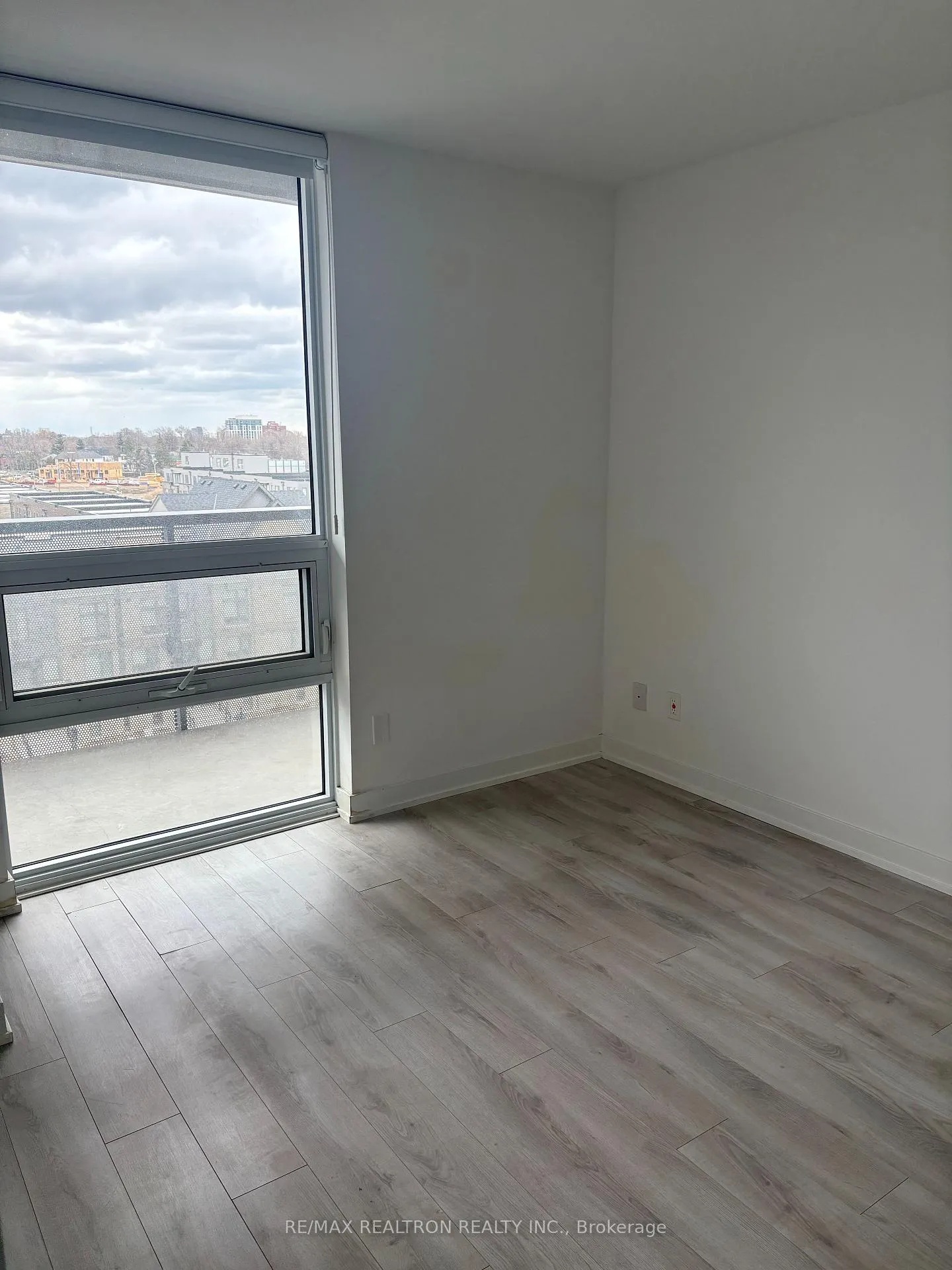 Photo 5 of Unit 718, 120 Varna Drive, Toronto, Englemount-Lawrence — HOMEH