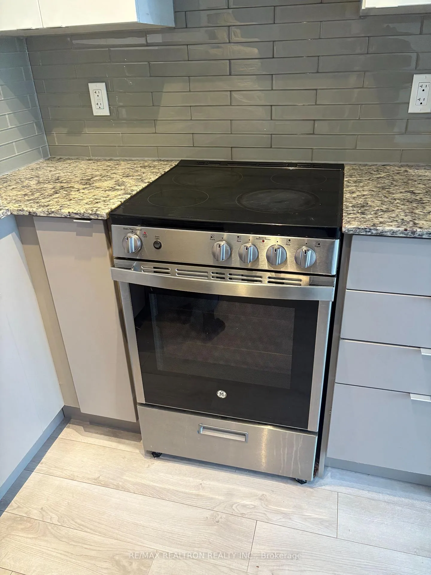 Photo 9 of Unit 718, 120 Varna Drive, Toronto, Englemount-Lawrence — HOMEH