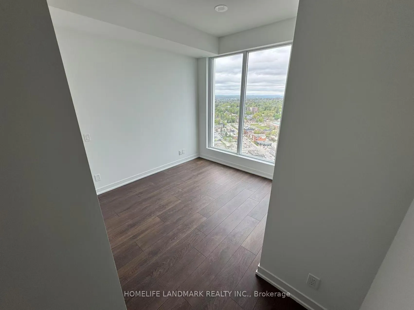 Photo 2 of Unit 2807, 39 Mary Street, Barrie, City Centre — HOMEH