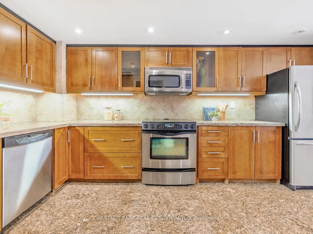 Photo 18 of Unit 809, 3900 Yonge Street, Toronto, Bedford Park-Nortown — HOMEH