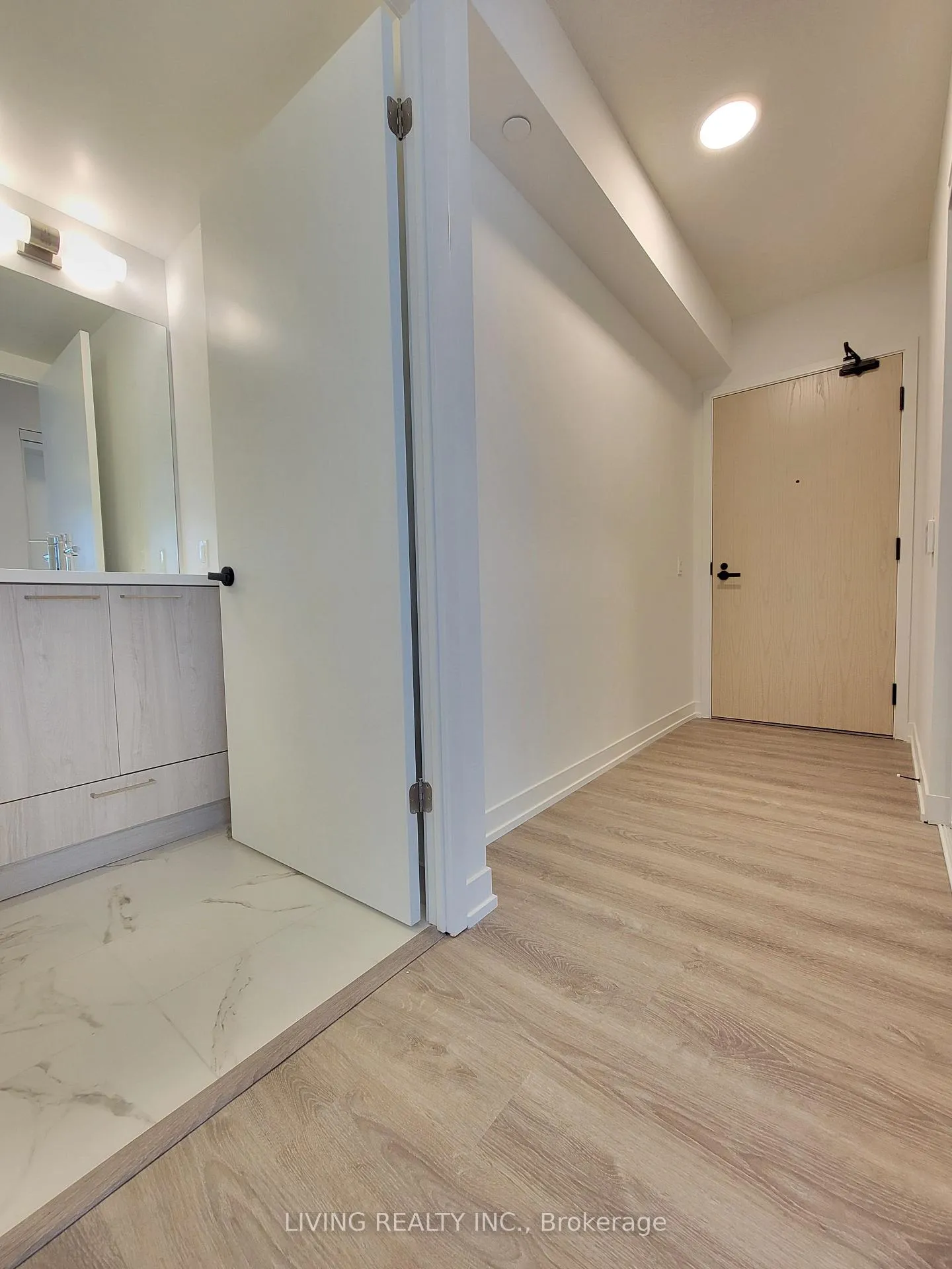 Photo 4 of Unit 715, 195 Commerce Street, Vaughan, Vaughan Corporate Centre — HOMEH