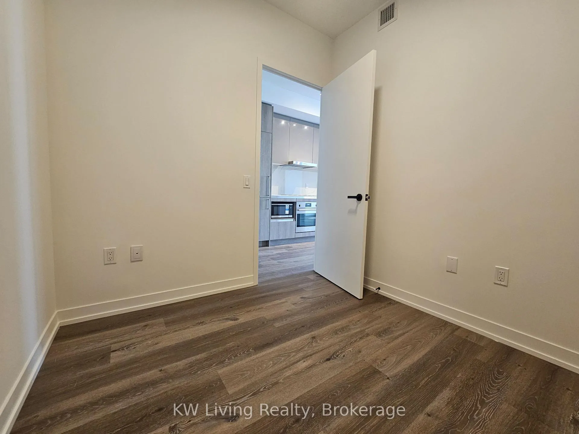 Photo 8 of Unit 6205, 225 Commerce Street, Vaughan, Vaughan Corporate Centre — HOMEH