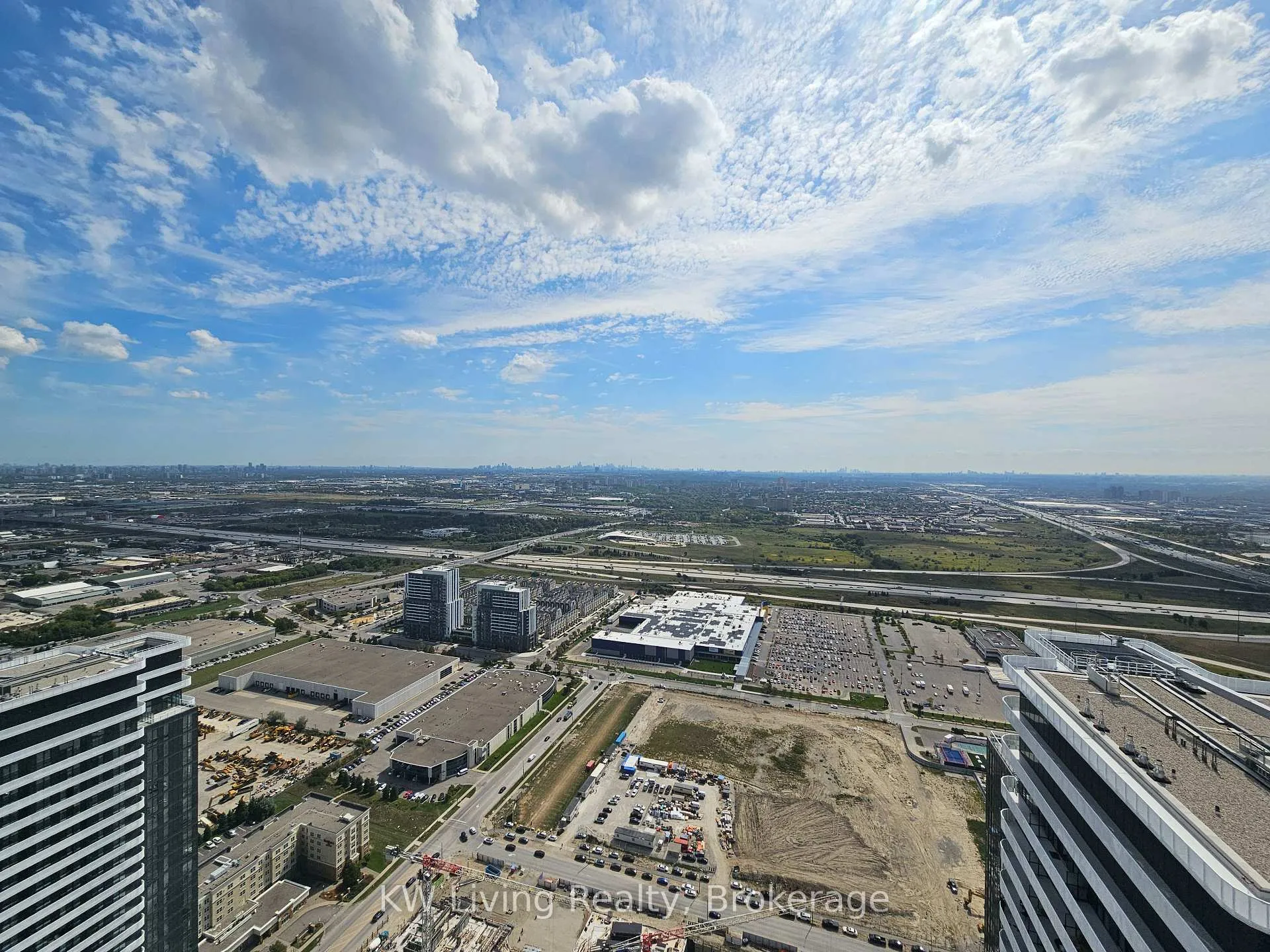 Photo 10 of Unit 6205, 225 Commerce Street, Vaughan, Vaughan Corporate Centre — HOMEH