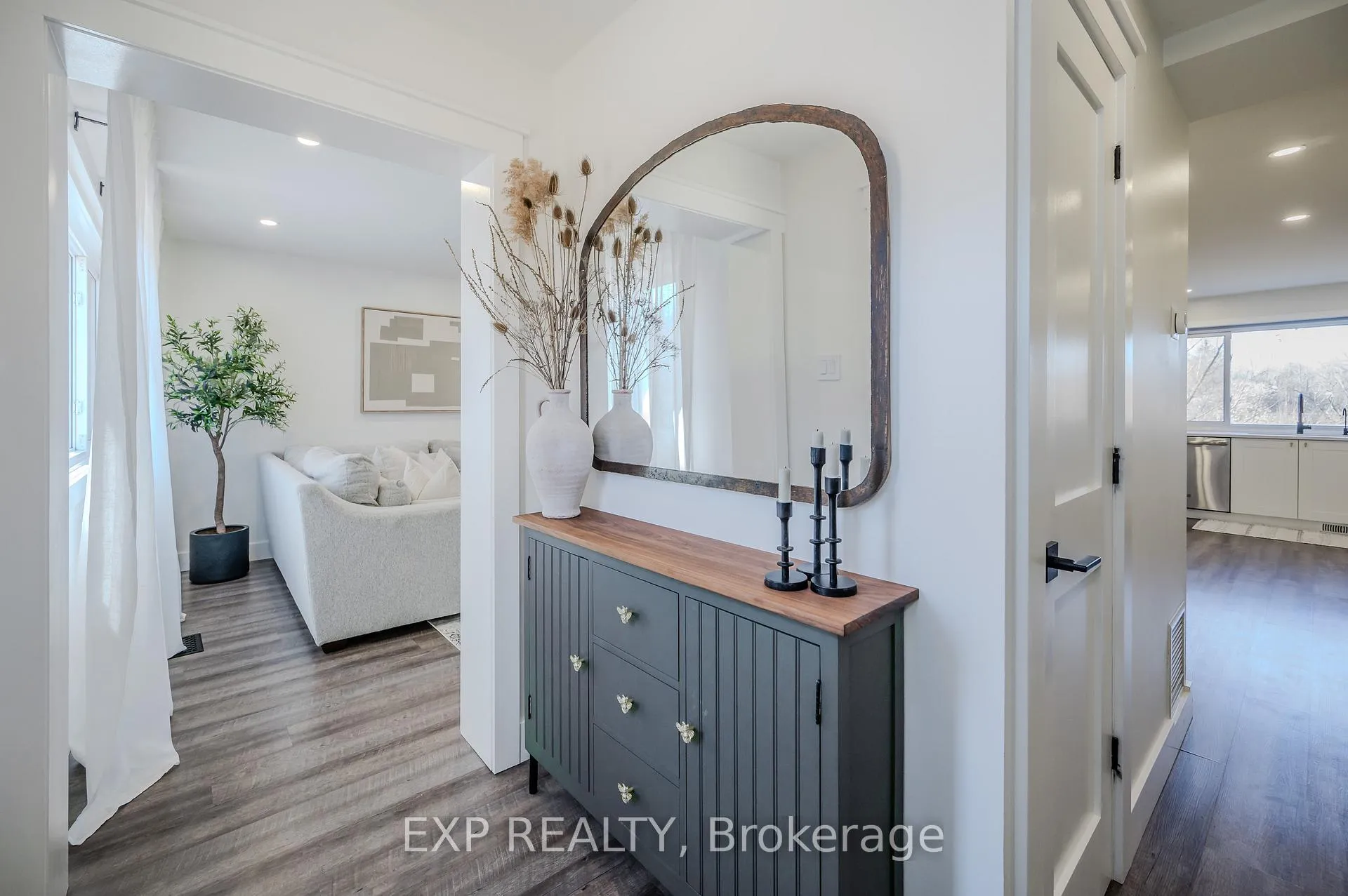 Photo 2 of Unit 23, 30 Green Valley Drive, Kitchener, Pioneer Park — HOMEH