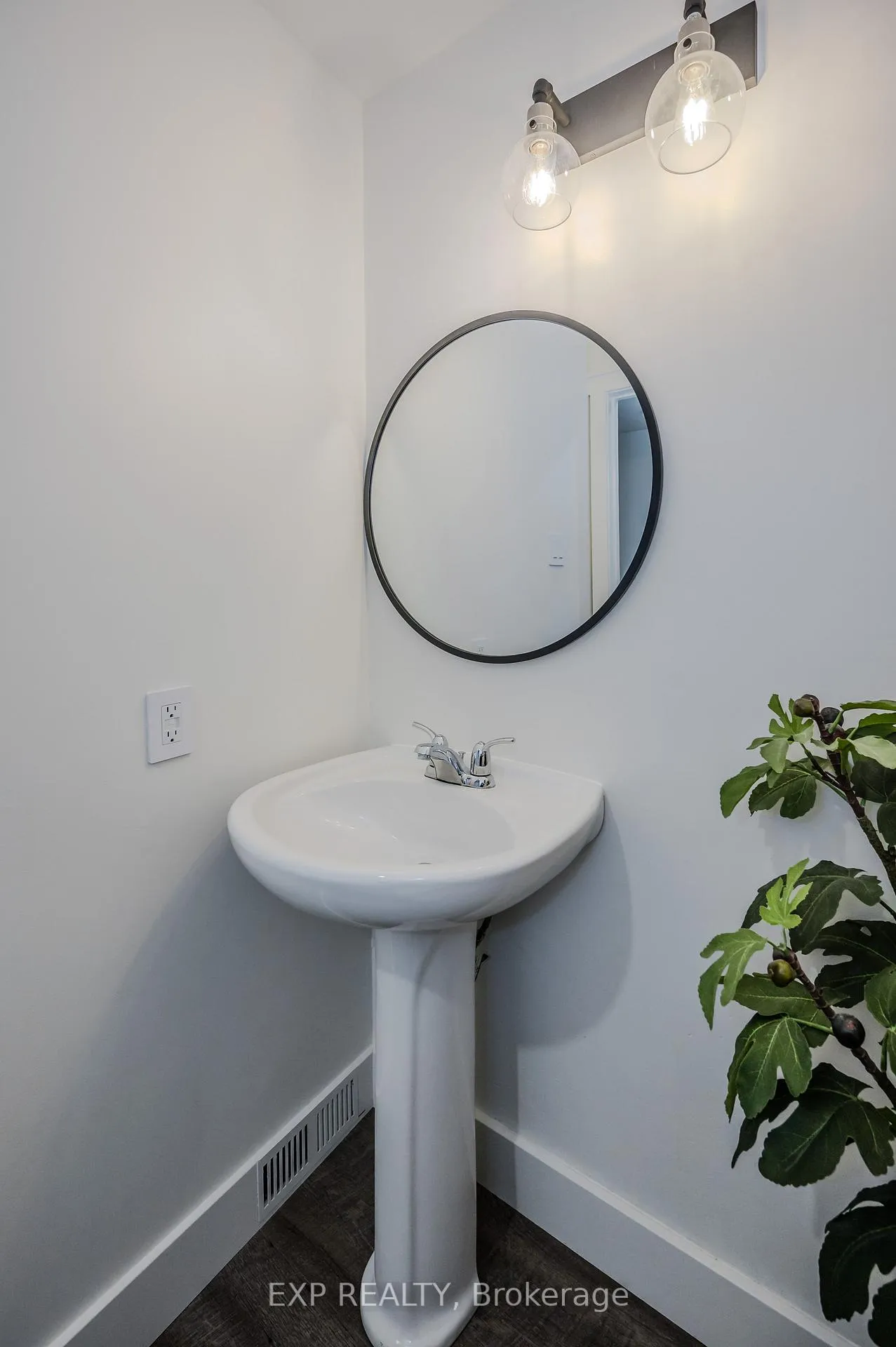 Photo 12 of Unit 23, 30 Green Valley Drive, Kitchener, Pioneer Park — HOMEH