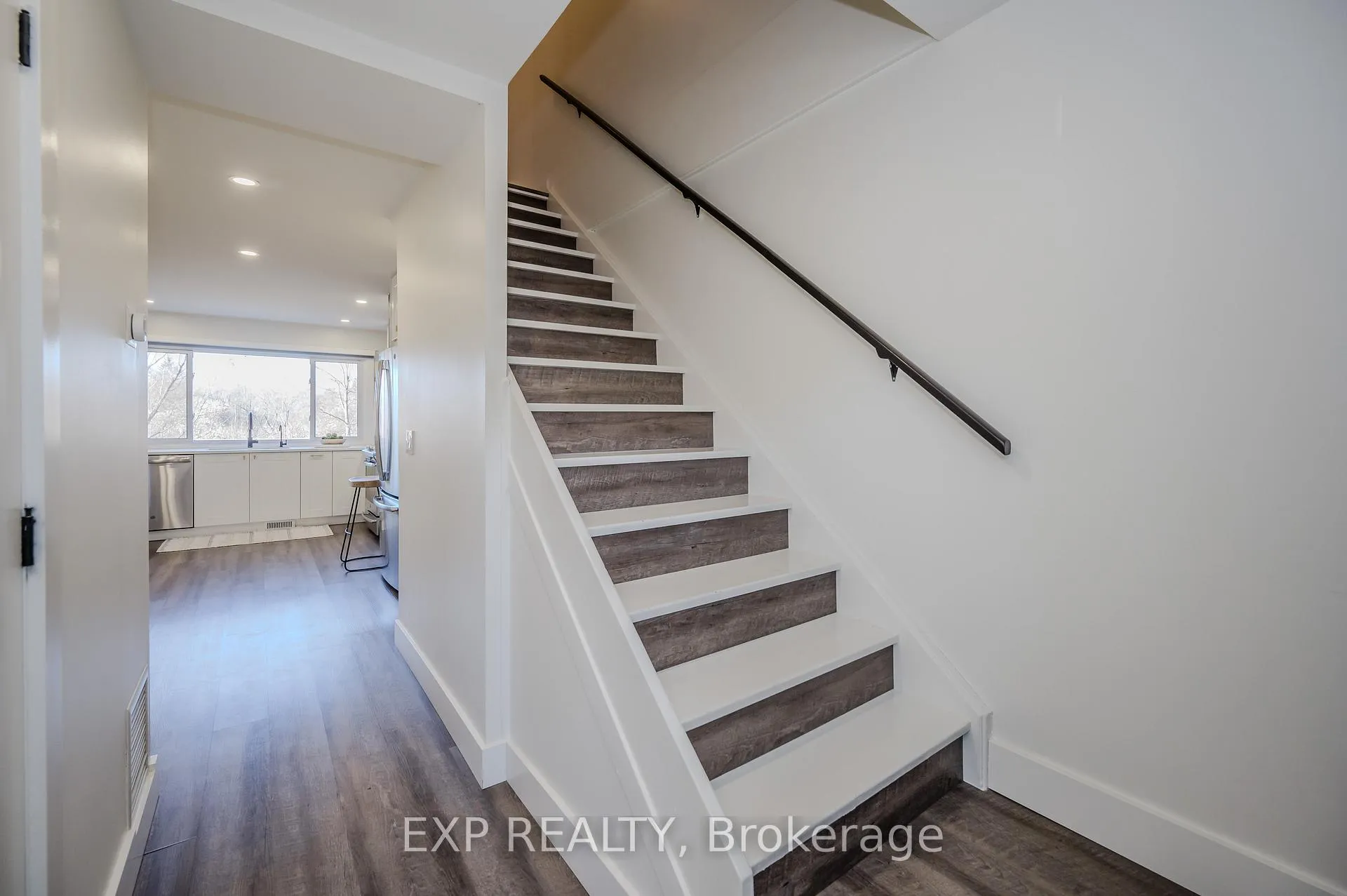 Photo 13 of Unit 23, 30 Green Valley Drive, Kitchener, Pioneer Park — HOMEH