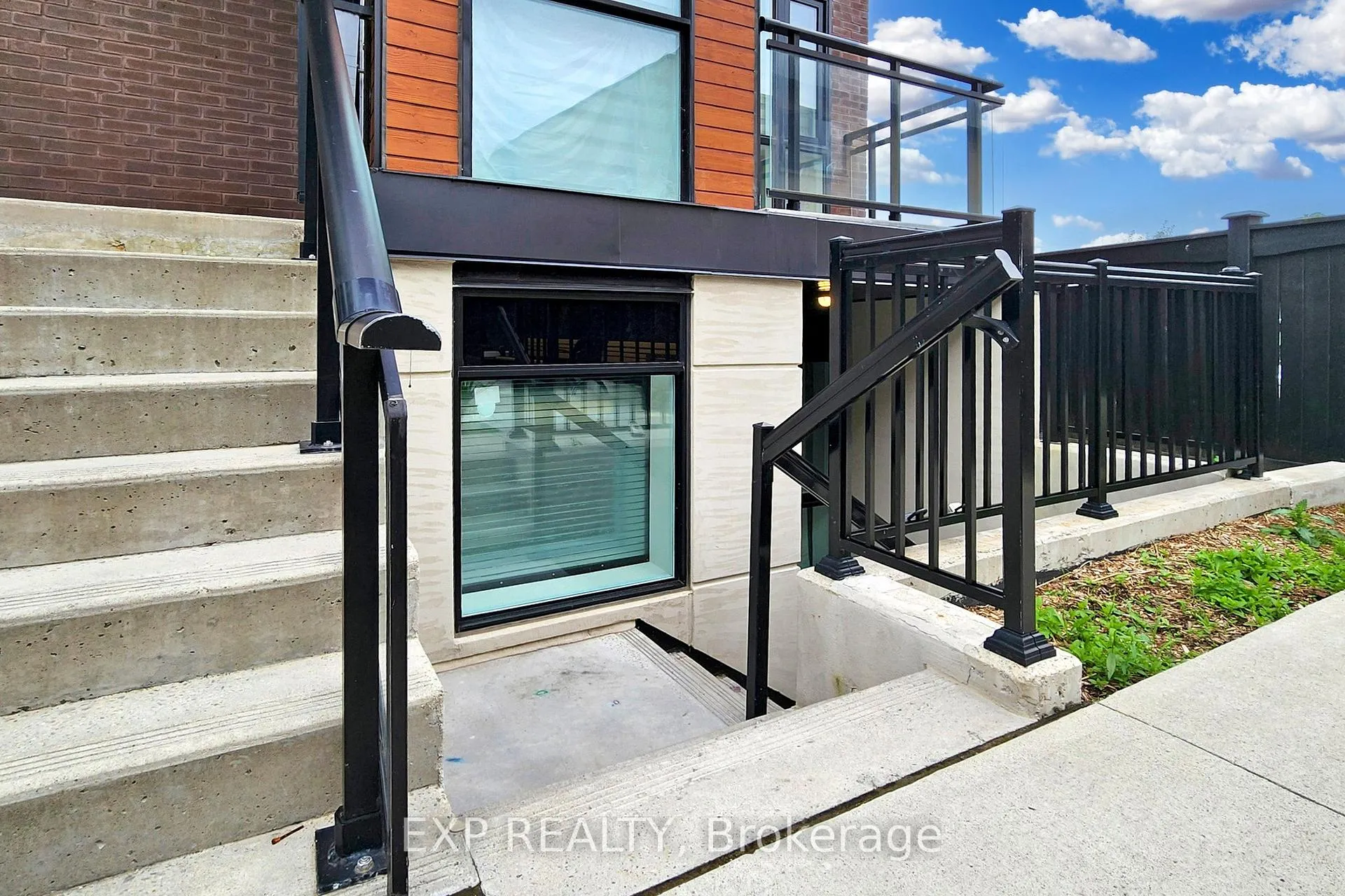 Photo 4 of Unit 101, 5299 Highway 7 Street, Vaughan, Vaughan Grove — HOMEH