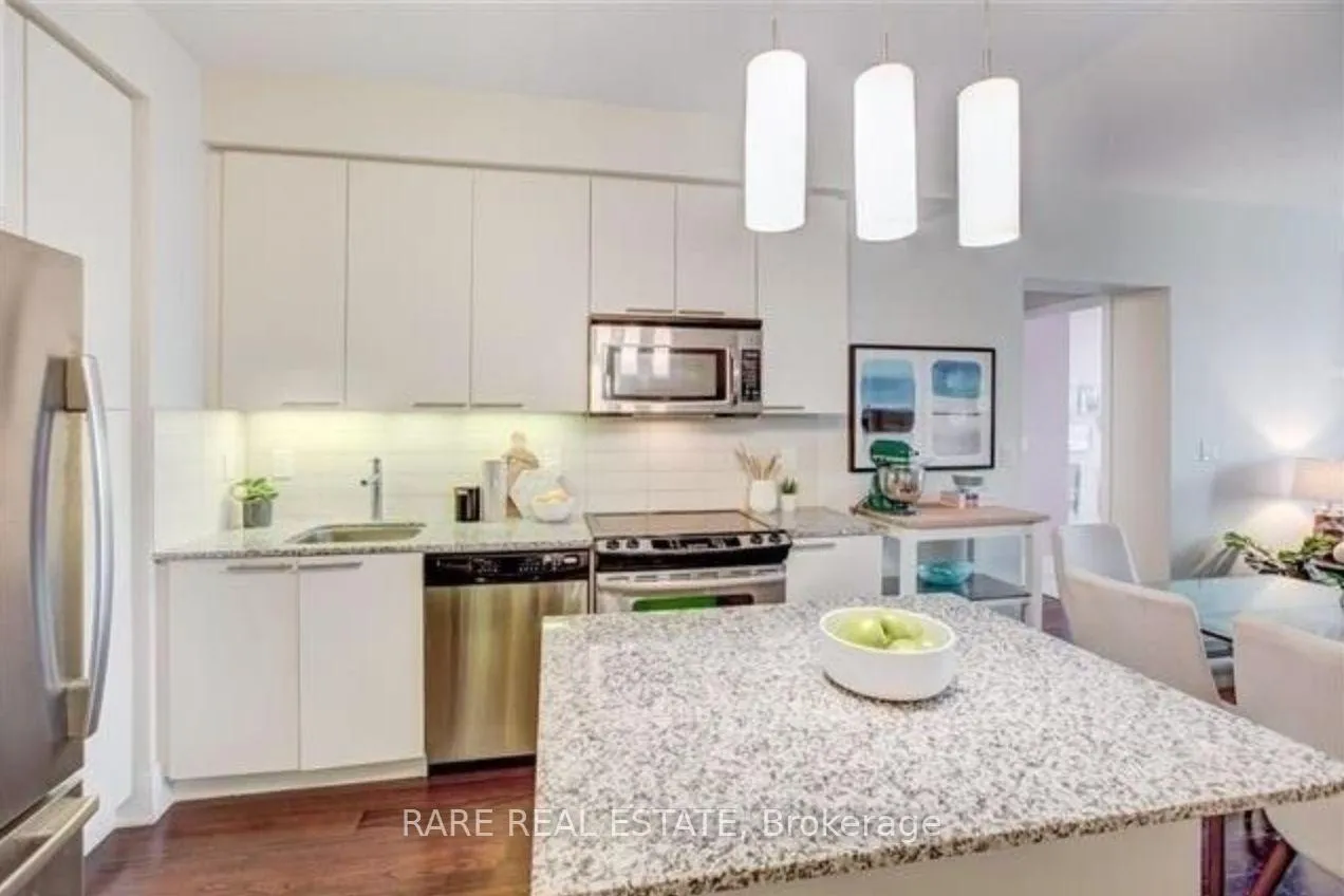 Photo 3 of Unit 1322, 70 Roehampton Avenue, Toronto, Mount Pleasant West — HOMEH