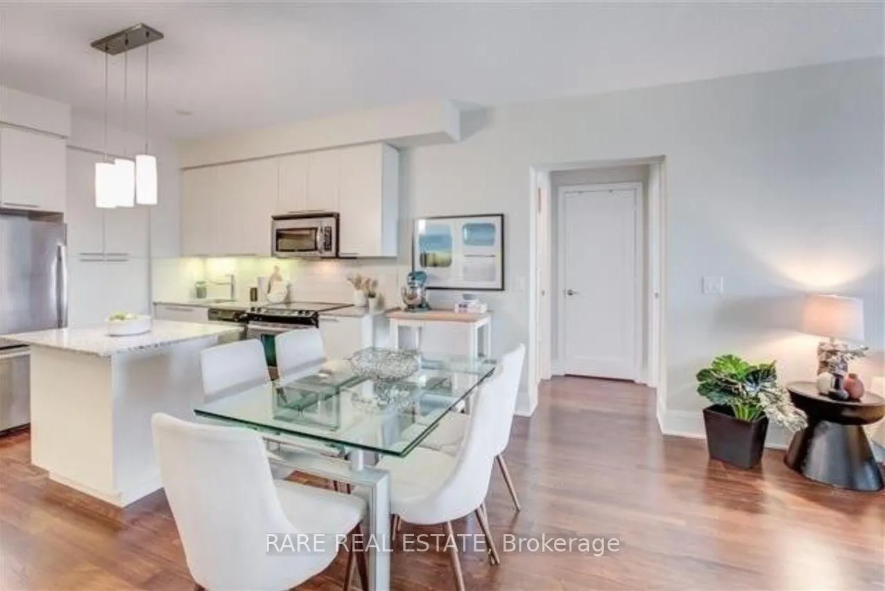 Photo 4 of Unit 1322, 70 Roehampton Avenue, Toronto, Mount Pleasant West — HOMEH