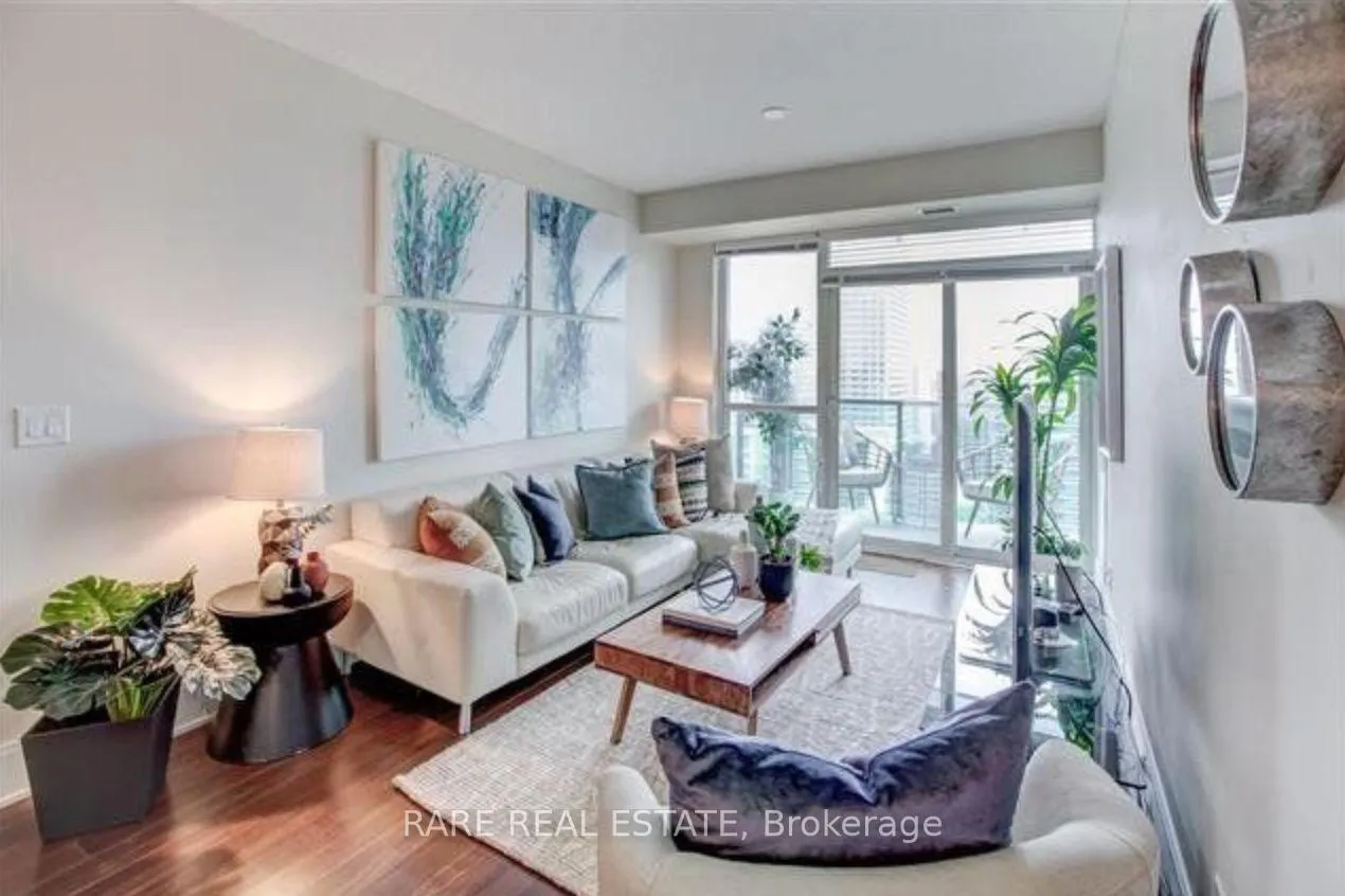 Photo 6 of Unit 1322, 70 Roehampton Avenue, Toronto, Mount Pleasant West — HOMEH