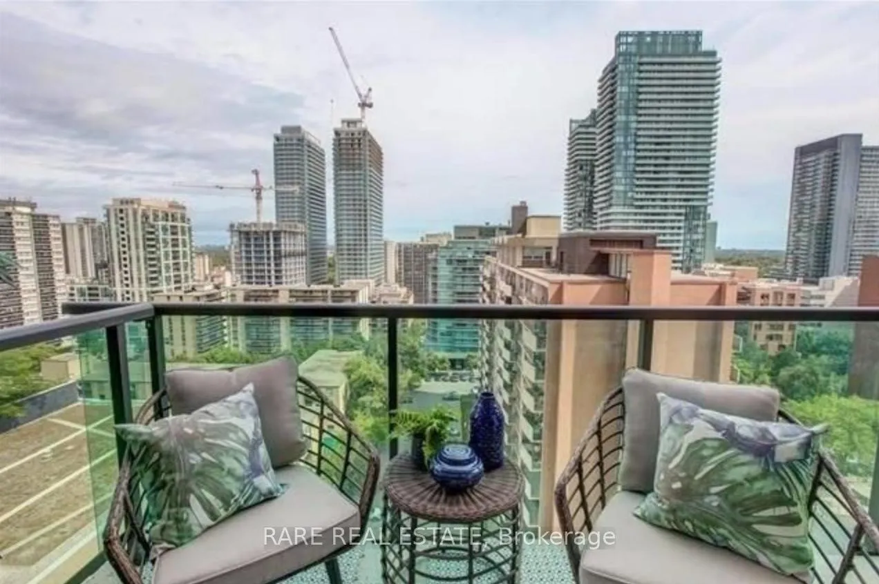 Photo 12 of Unit 1322, 70 Roehampton Avenue, Toronto, Mount Pleasant West — HOMEH