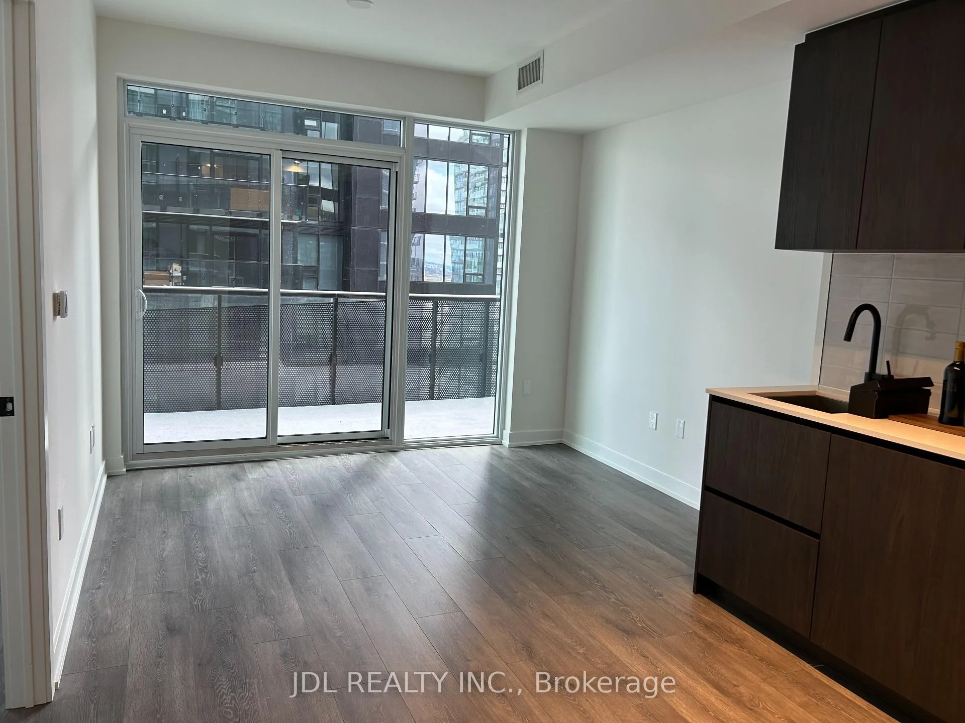 Front of Unit 2801, 117 Broadway Avenue