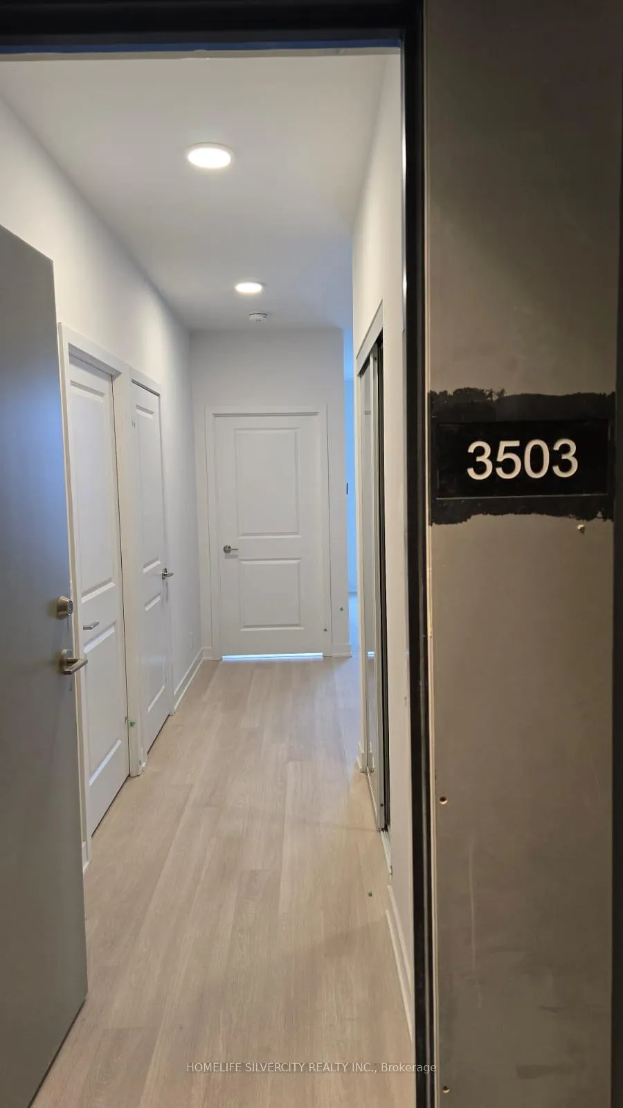 Photo 2 of Unit A-3503, 30 Upper Mall Way, Vaughan, Brownridge — HOMEH