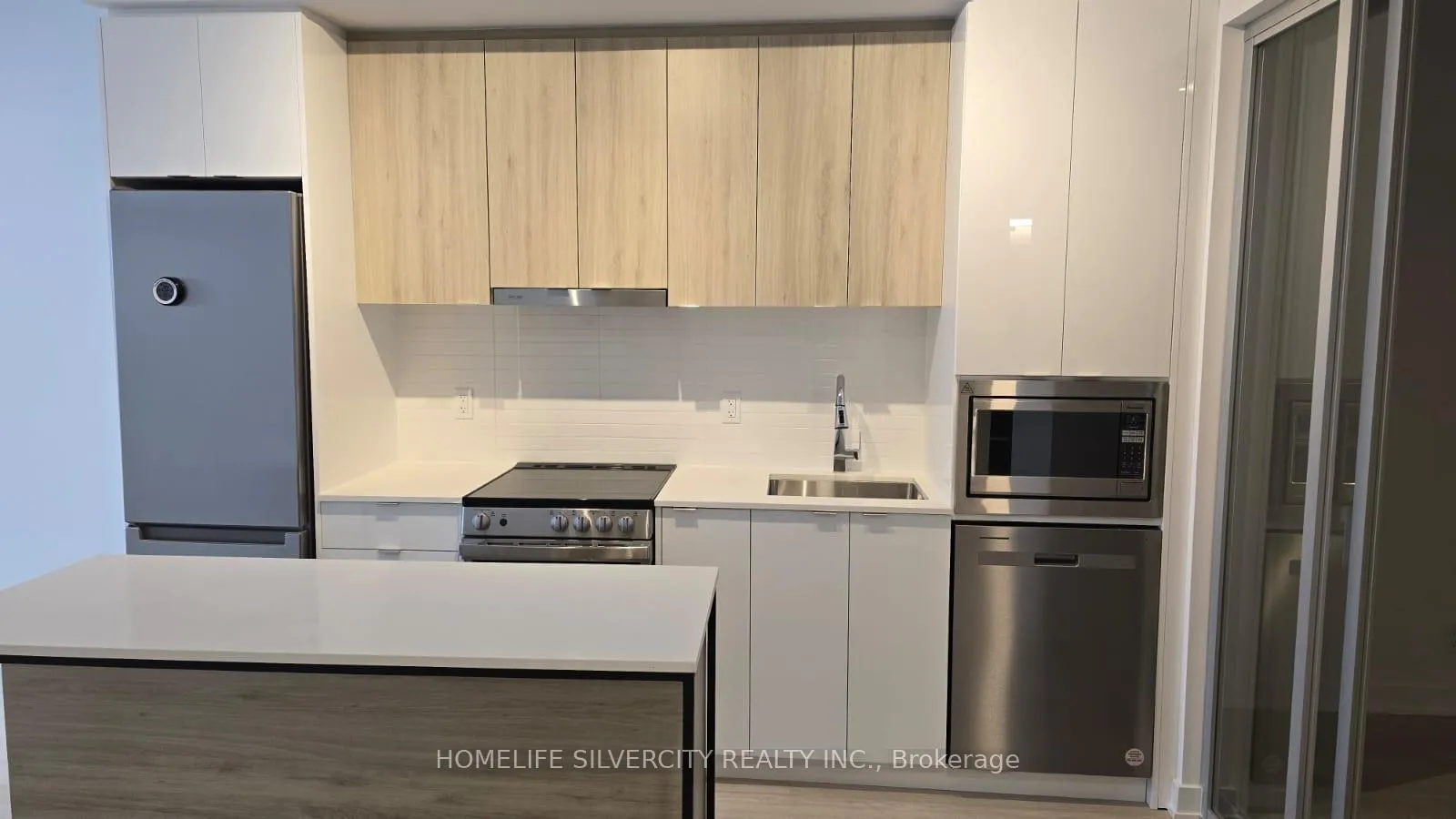 Photo 5 of Unit A-3503, 30 Upper Mall Way, Vaughan, Brownridge — HOMEH
