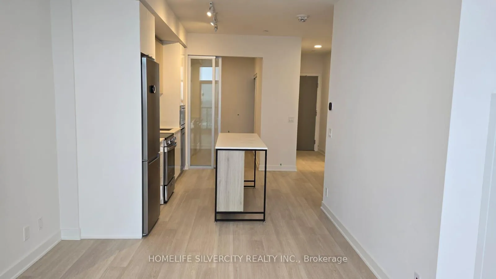 Photo 6 of Unit A-3503, 30 Upper Mall Way, Vaughan, Brownridge — HOMEH