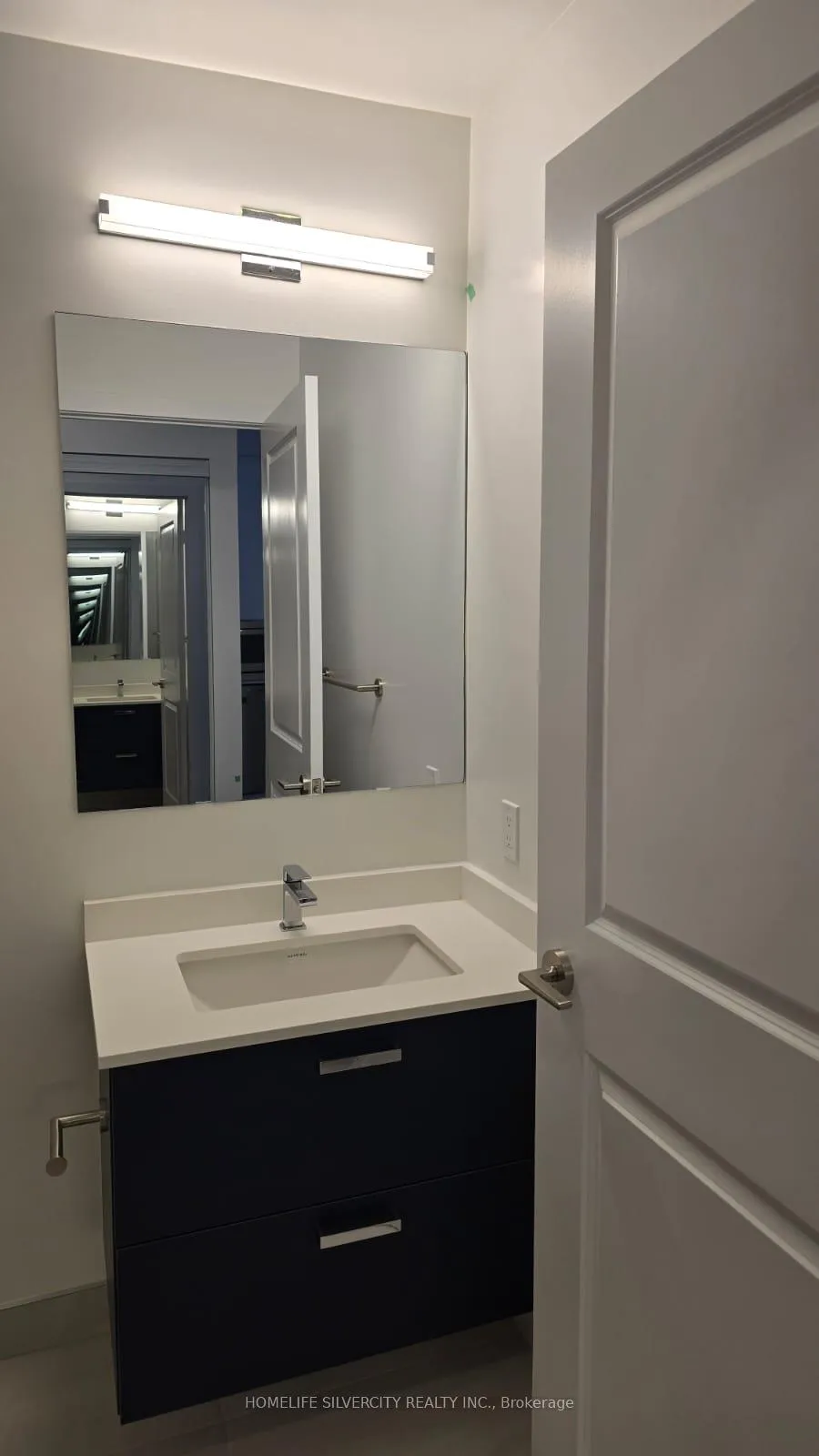 Photo 7 of Unit A-3503, 30 Upper Mall Way, Vaughan, Brownridge — HOMEH