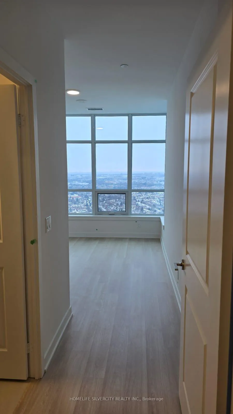 Photo 12 of Unit A-3503, 30 Upper Mall Way, Vaughan, Brownridge — HOMEH