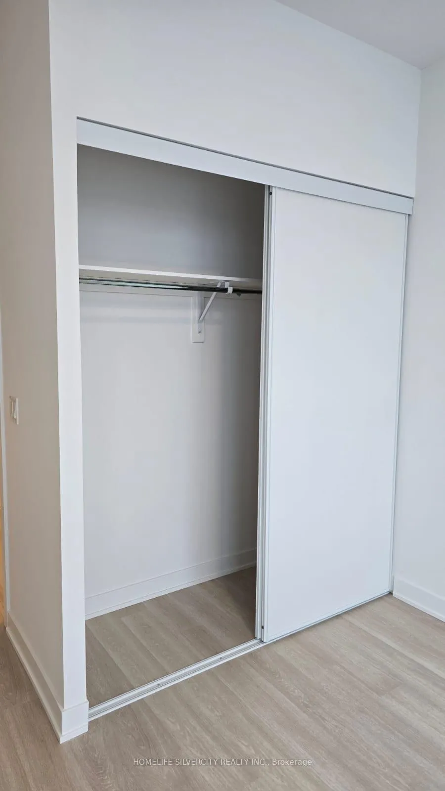 Photo 15 of Unit A-3503, 30 Upper Mall Way, Vaughan, Brownridge — HOMEH