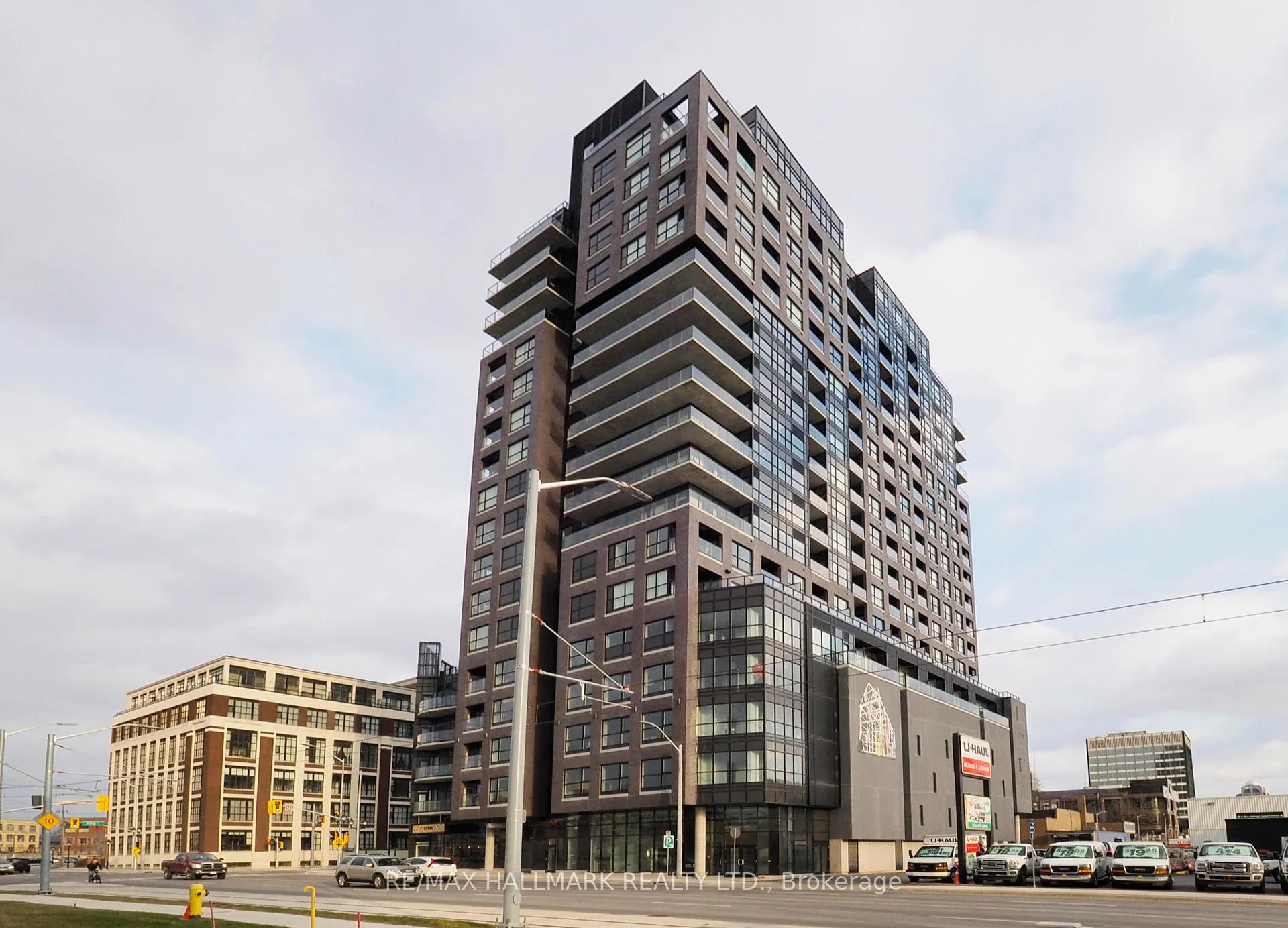 Front of Unit 711, 1 Victoria Street S