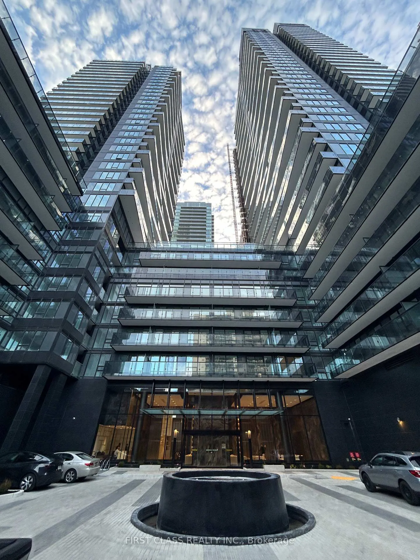 Photo 1 of Unit 1603, 127 Broadway Avenue, Toronto, Mount Pleasant West — HOMEH